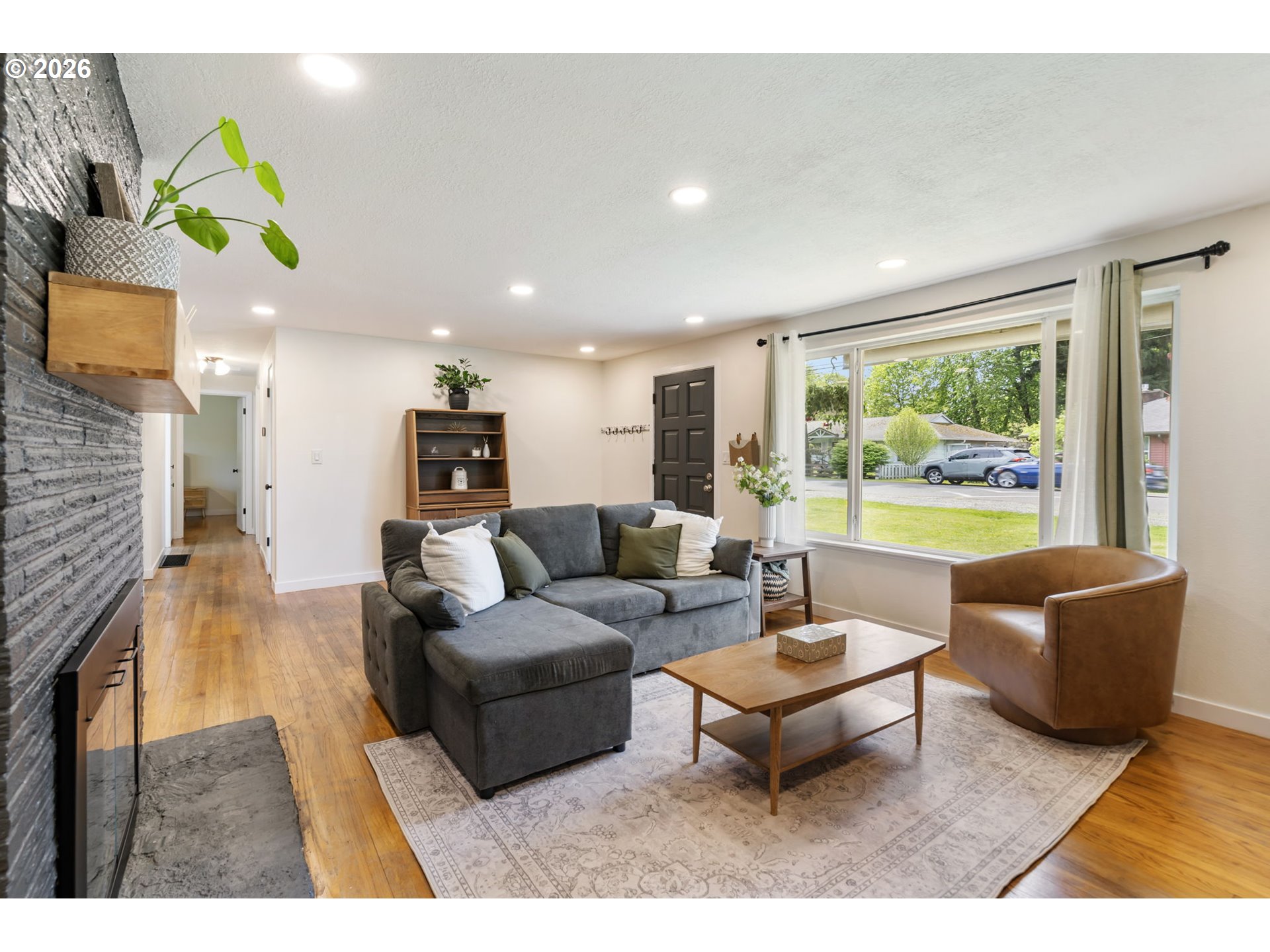 property viewer photo 3