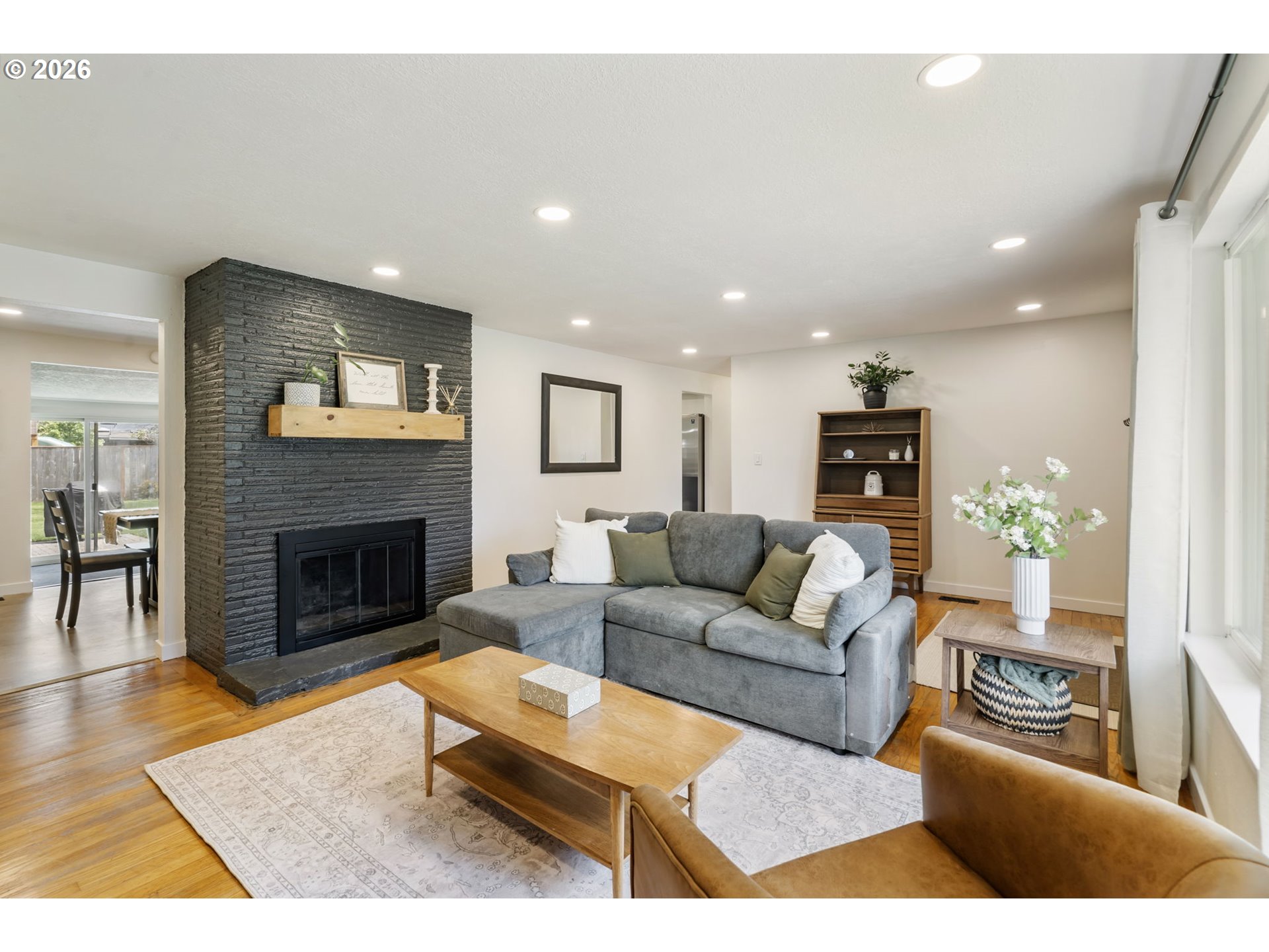 property viewer photo 4