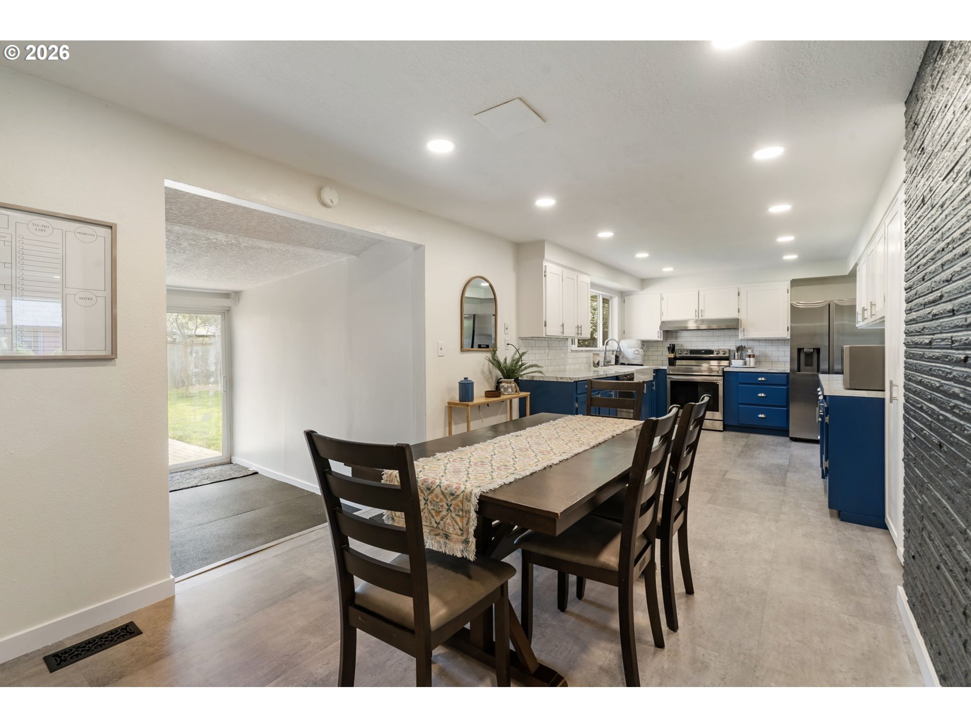 property viewer photo 5