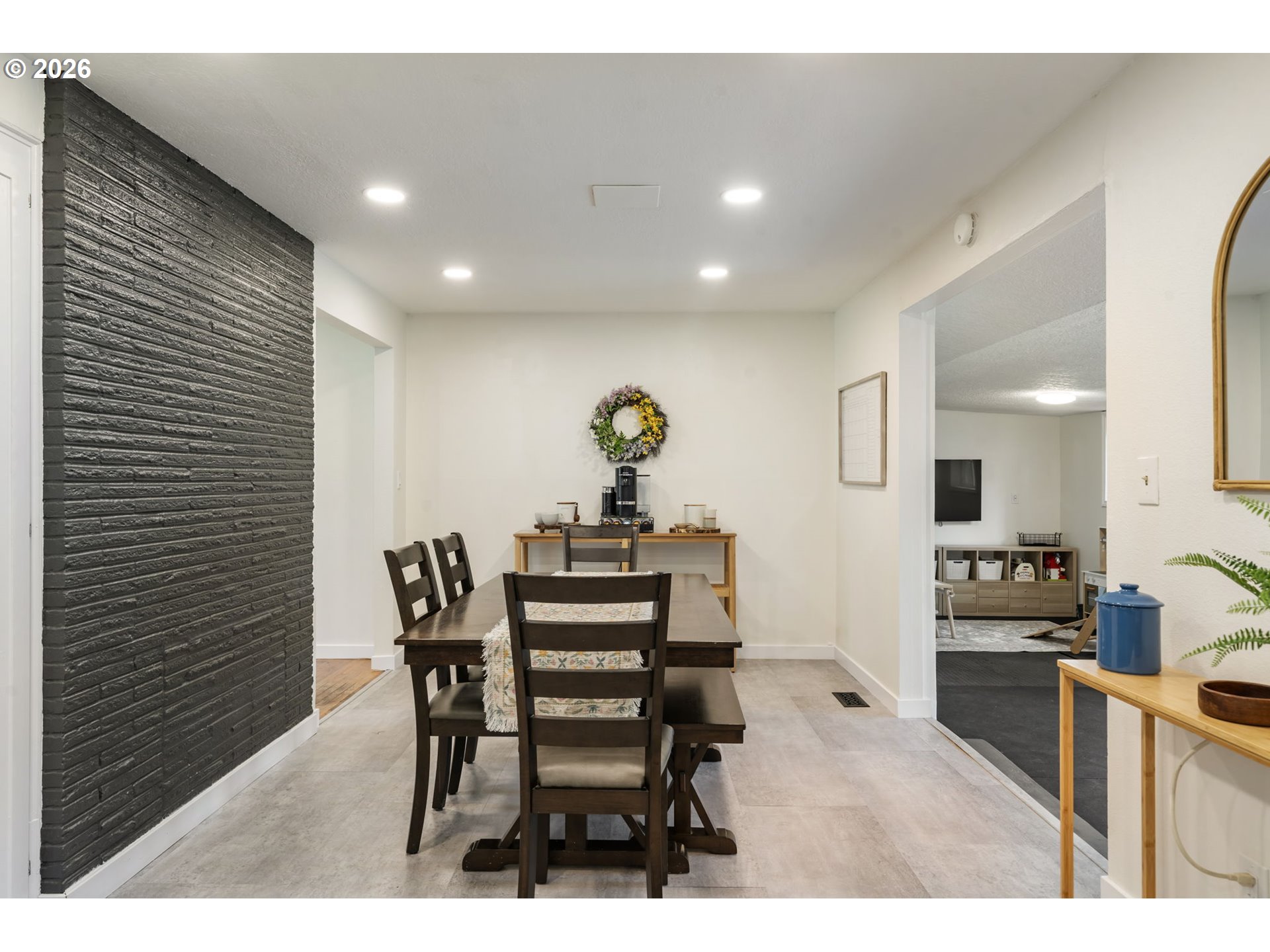 property viewer photo 7