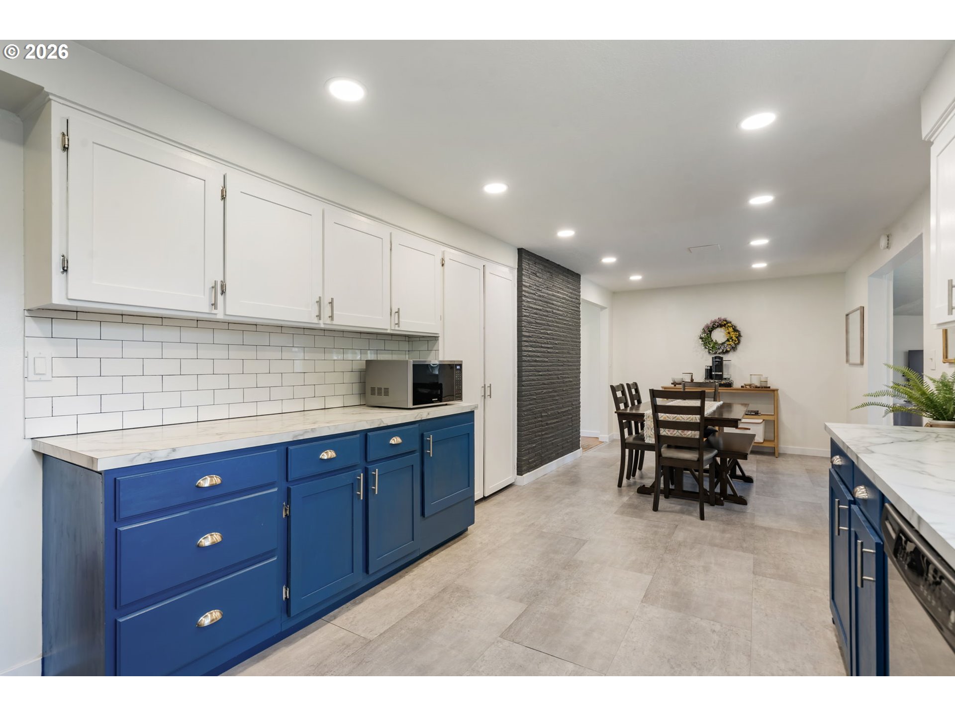 property viewer photo 9