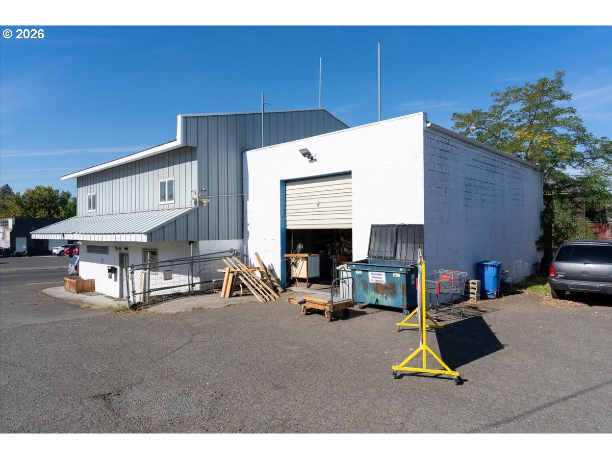 main property photo 19