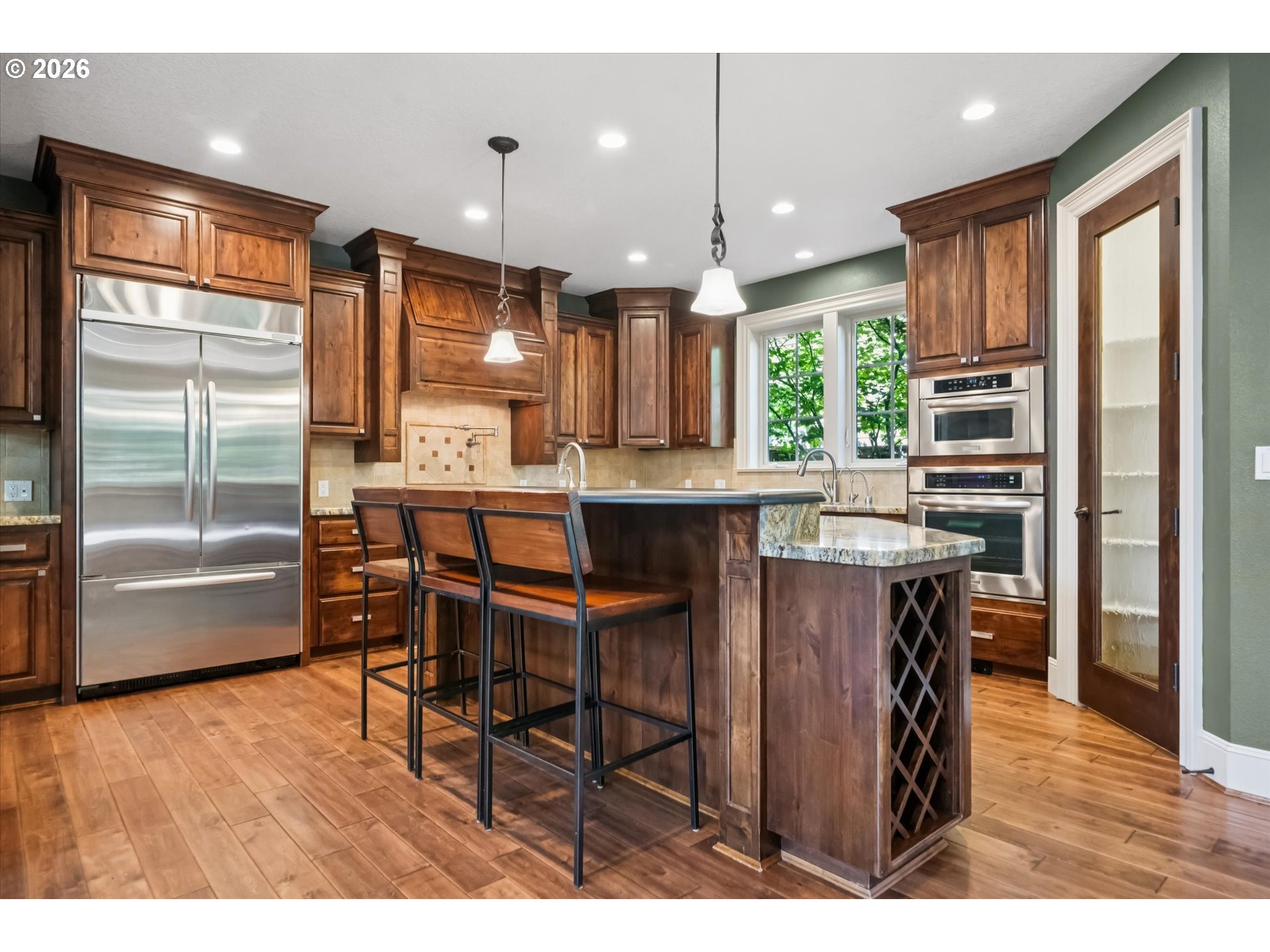 main property photo 9