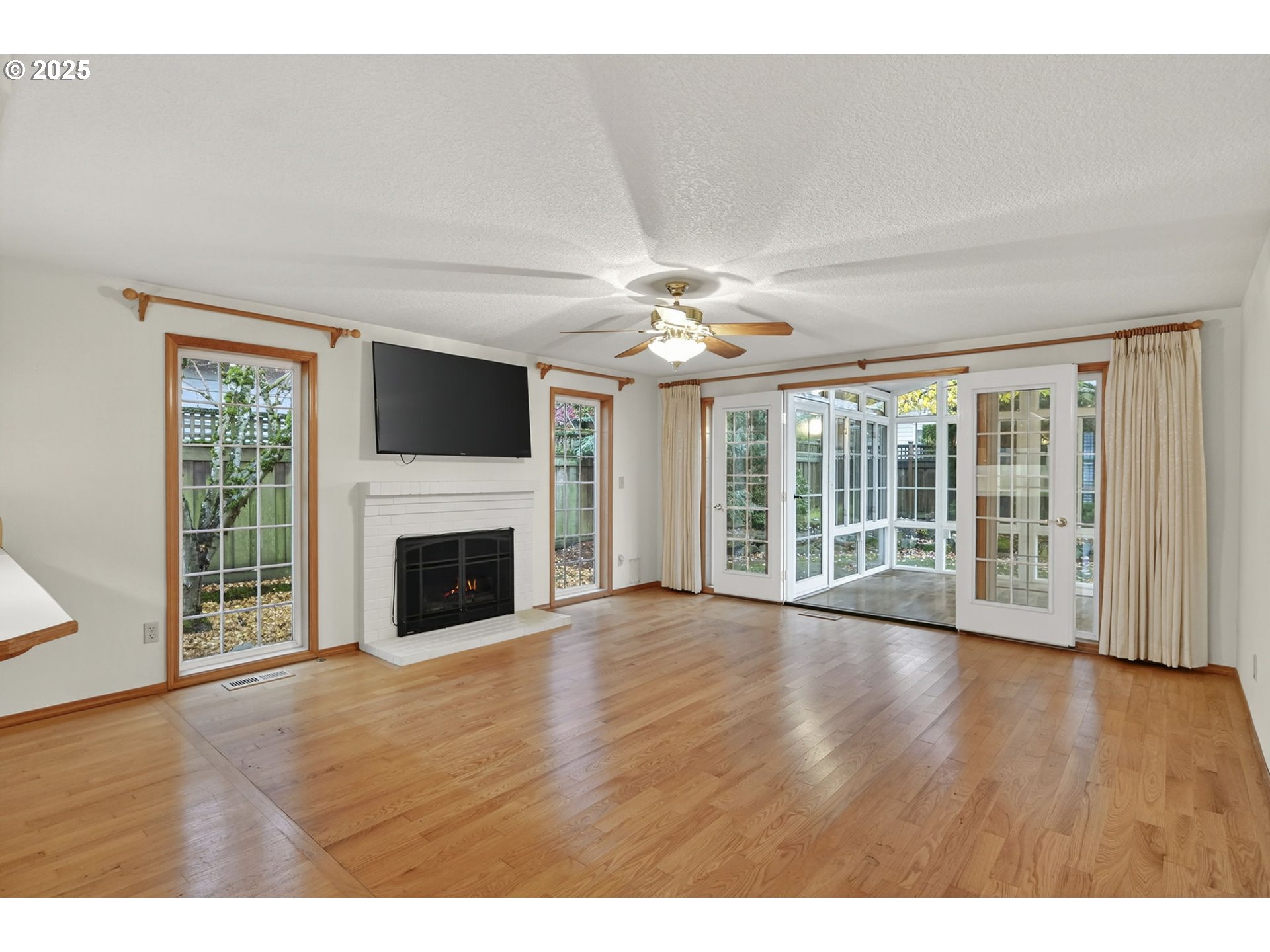 property viewer photo 12
