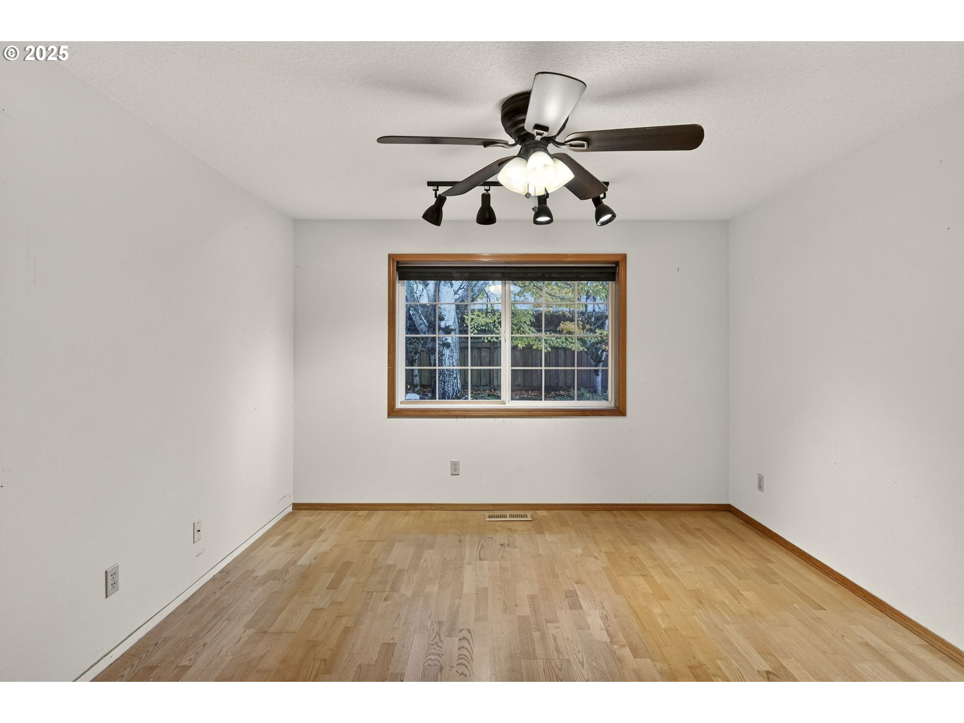 property viewer photo 24