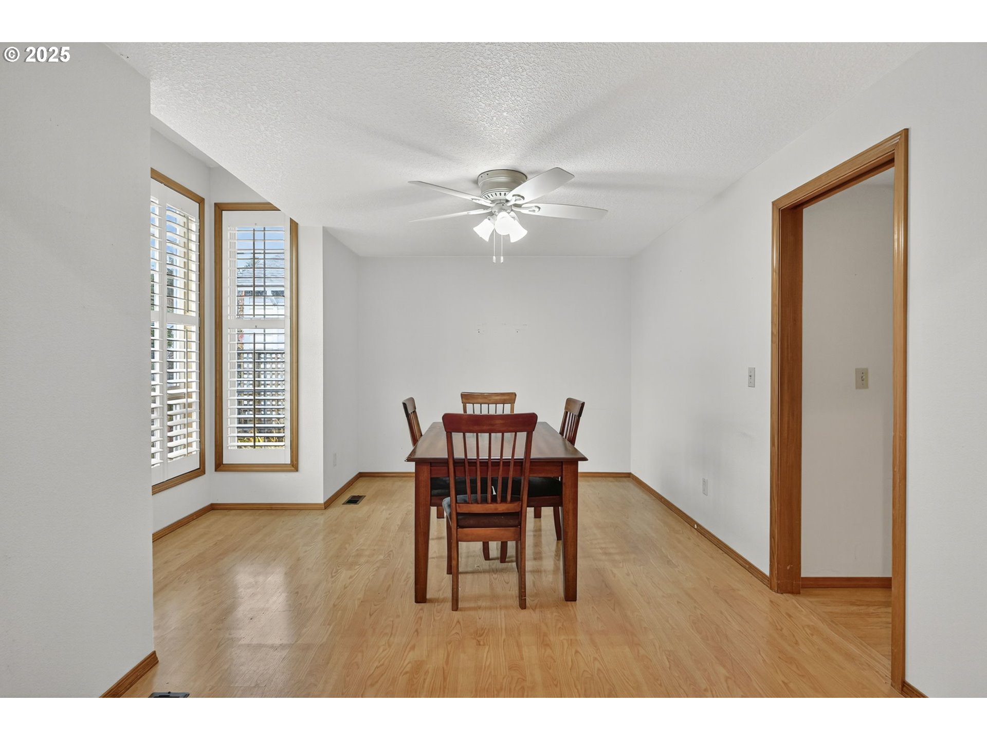 property viewer photo 5
