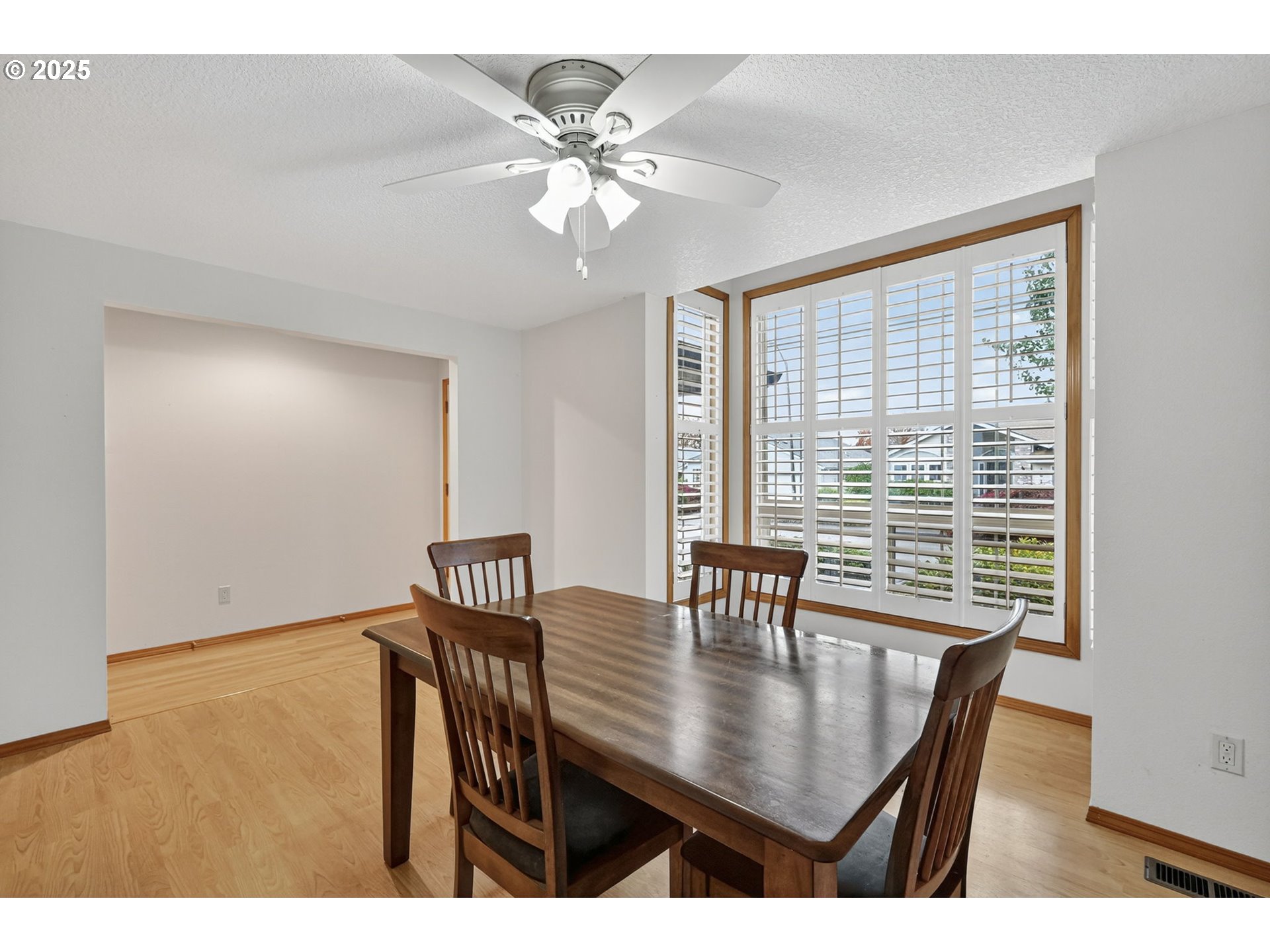 property viewer photo 6