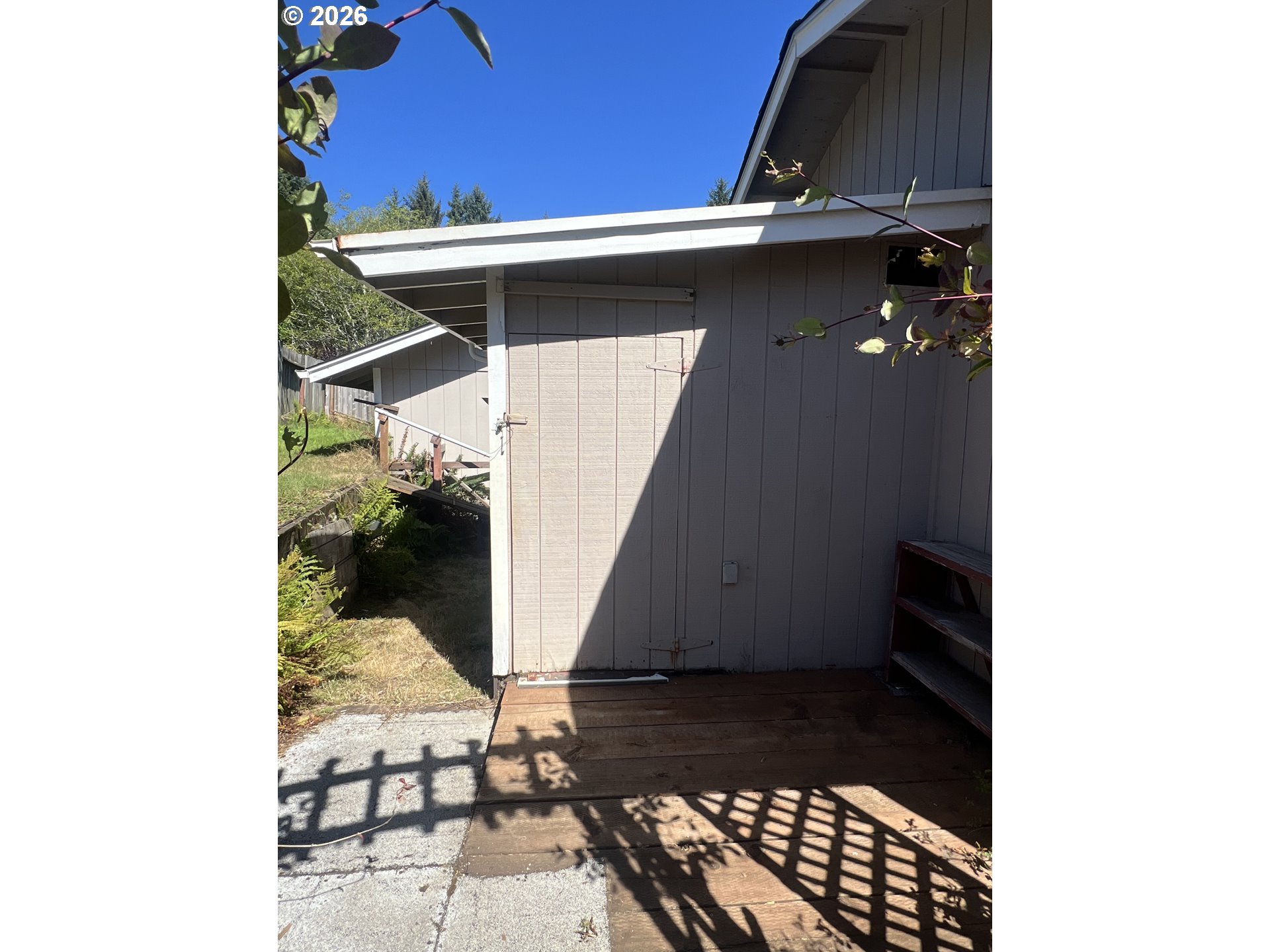 main property photo 30