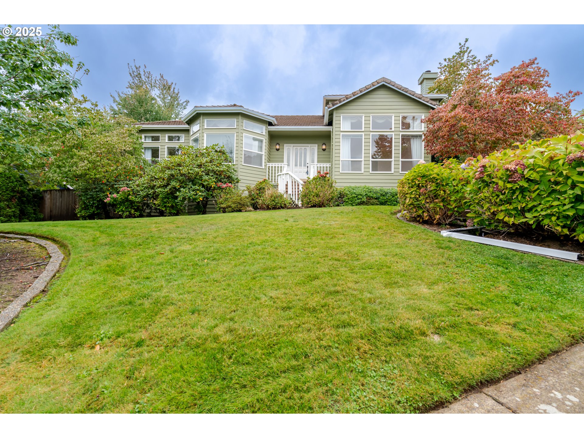 property viewer photo 1