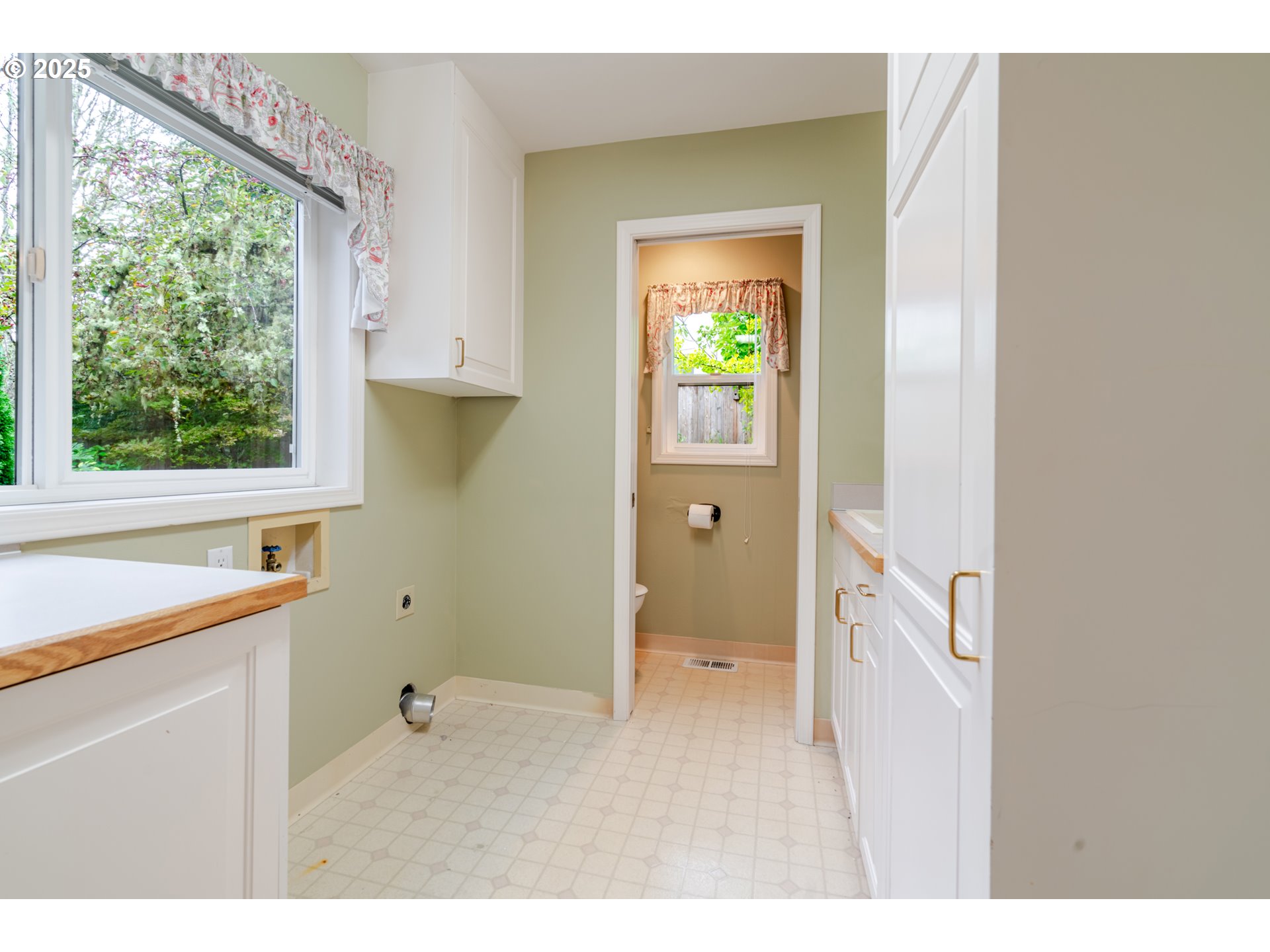 property viewer photo 23