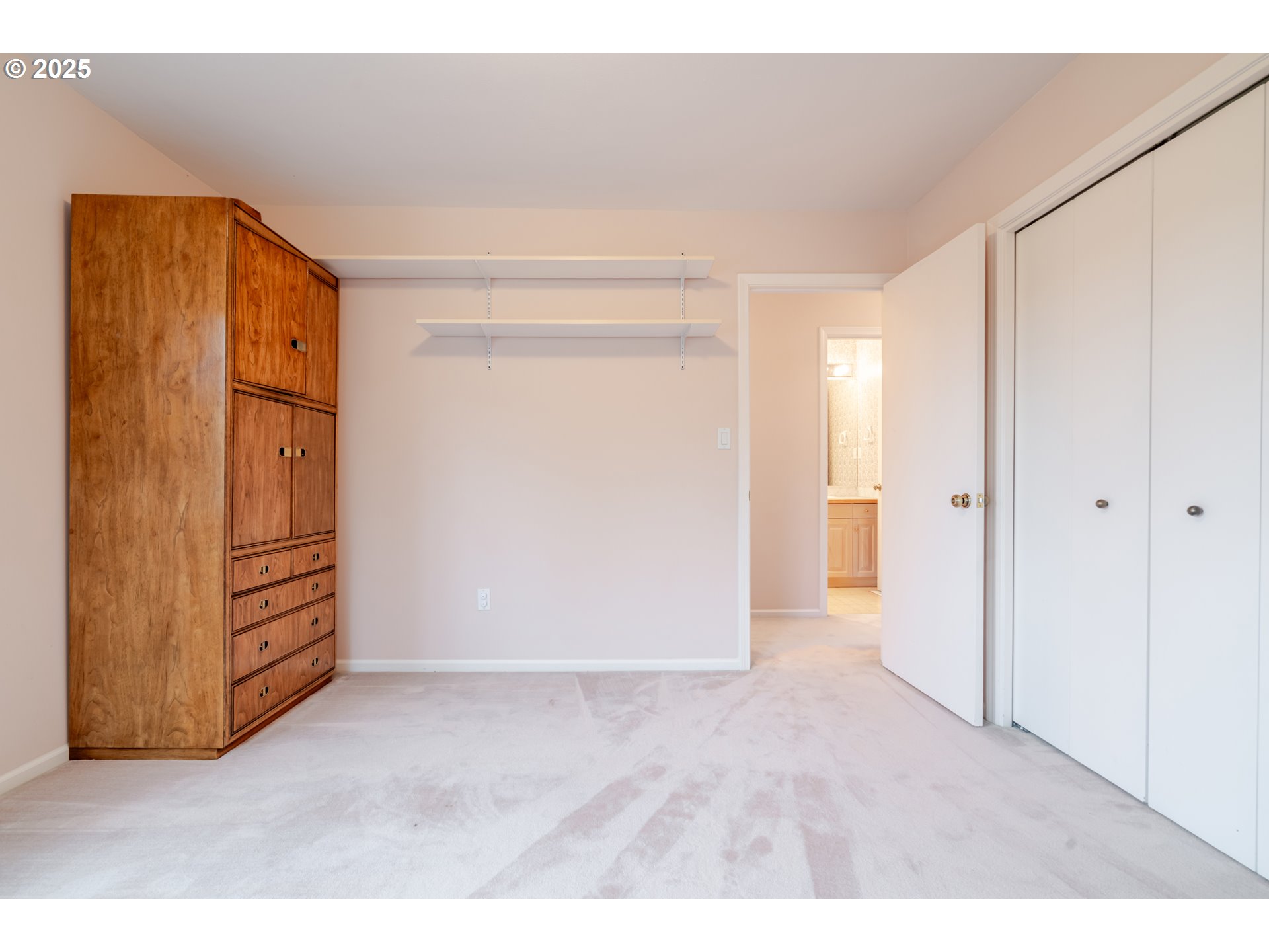 property viewer photo 25