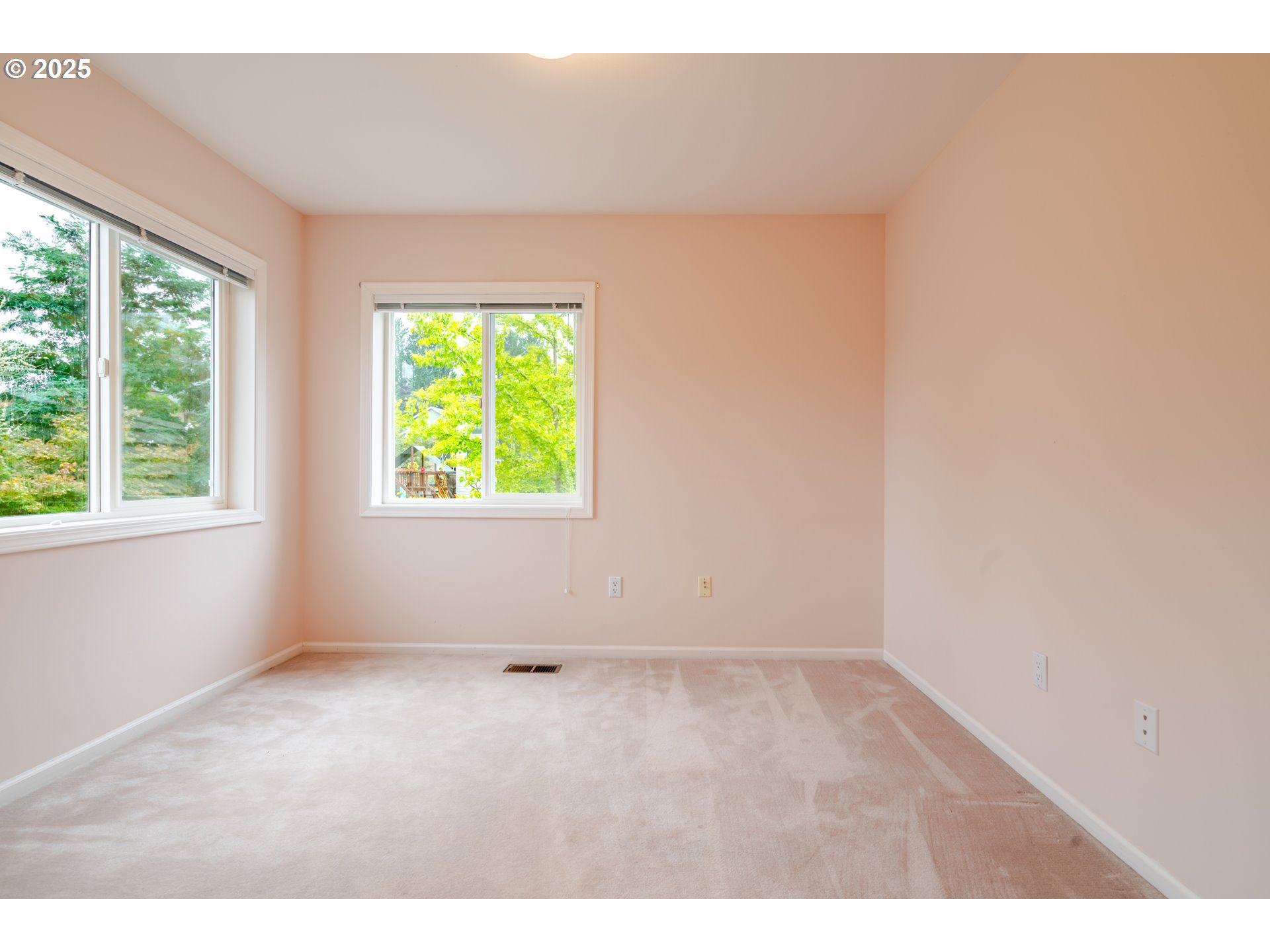 property viewer photo 27
