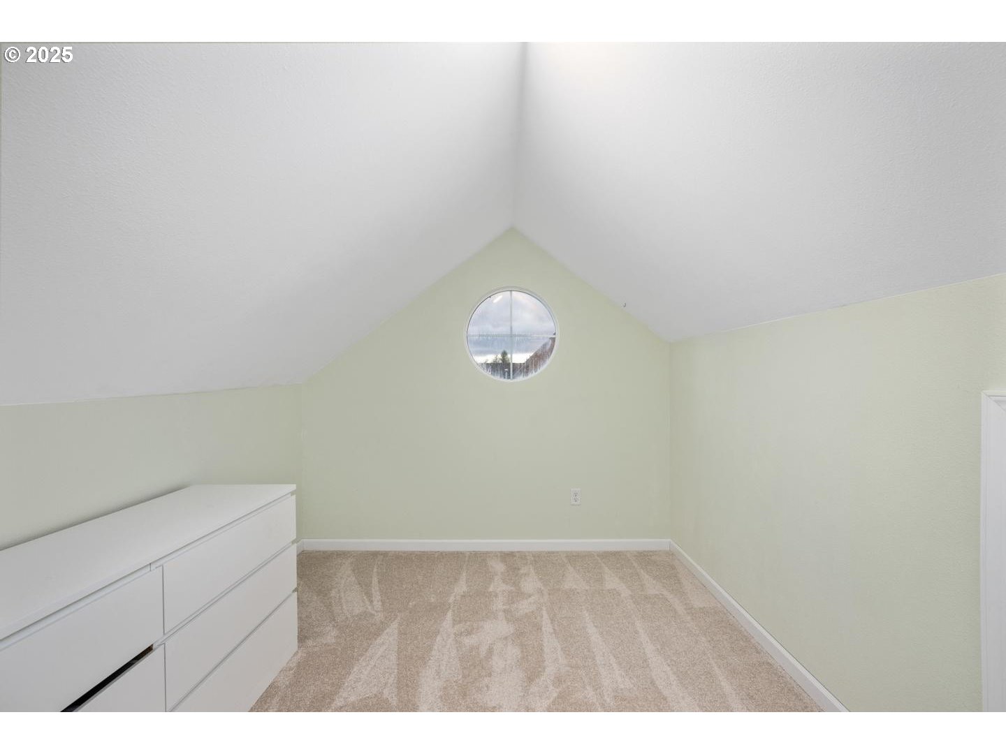 property viewer photo 25