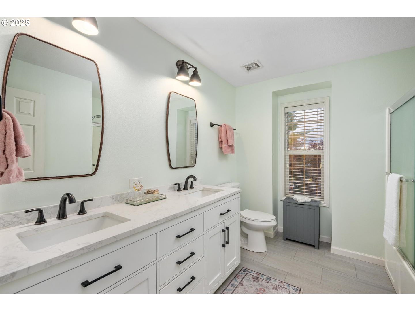property viewer photo 26