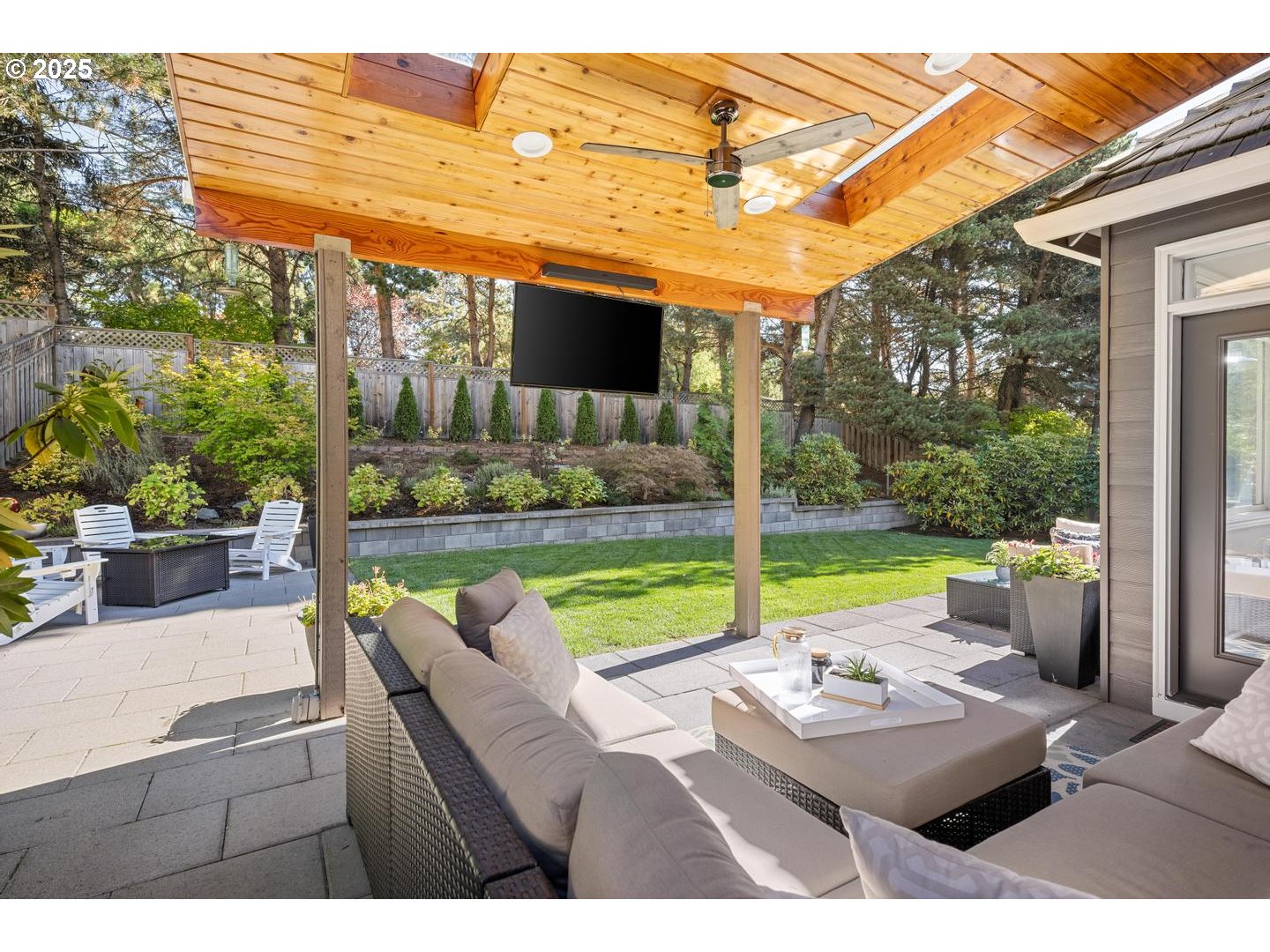 property viewer photo 35