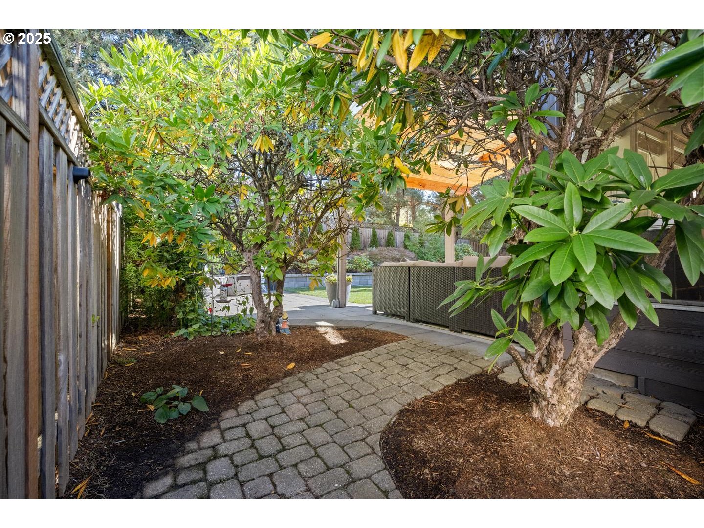 property viewer photo 45