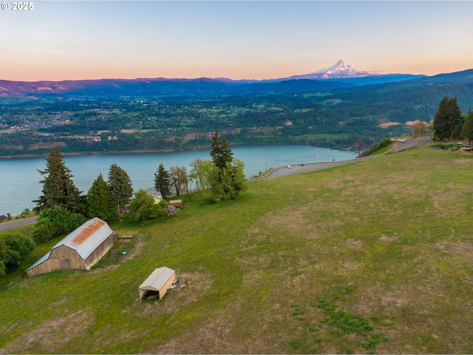 main property photo 17