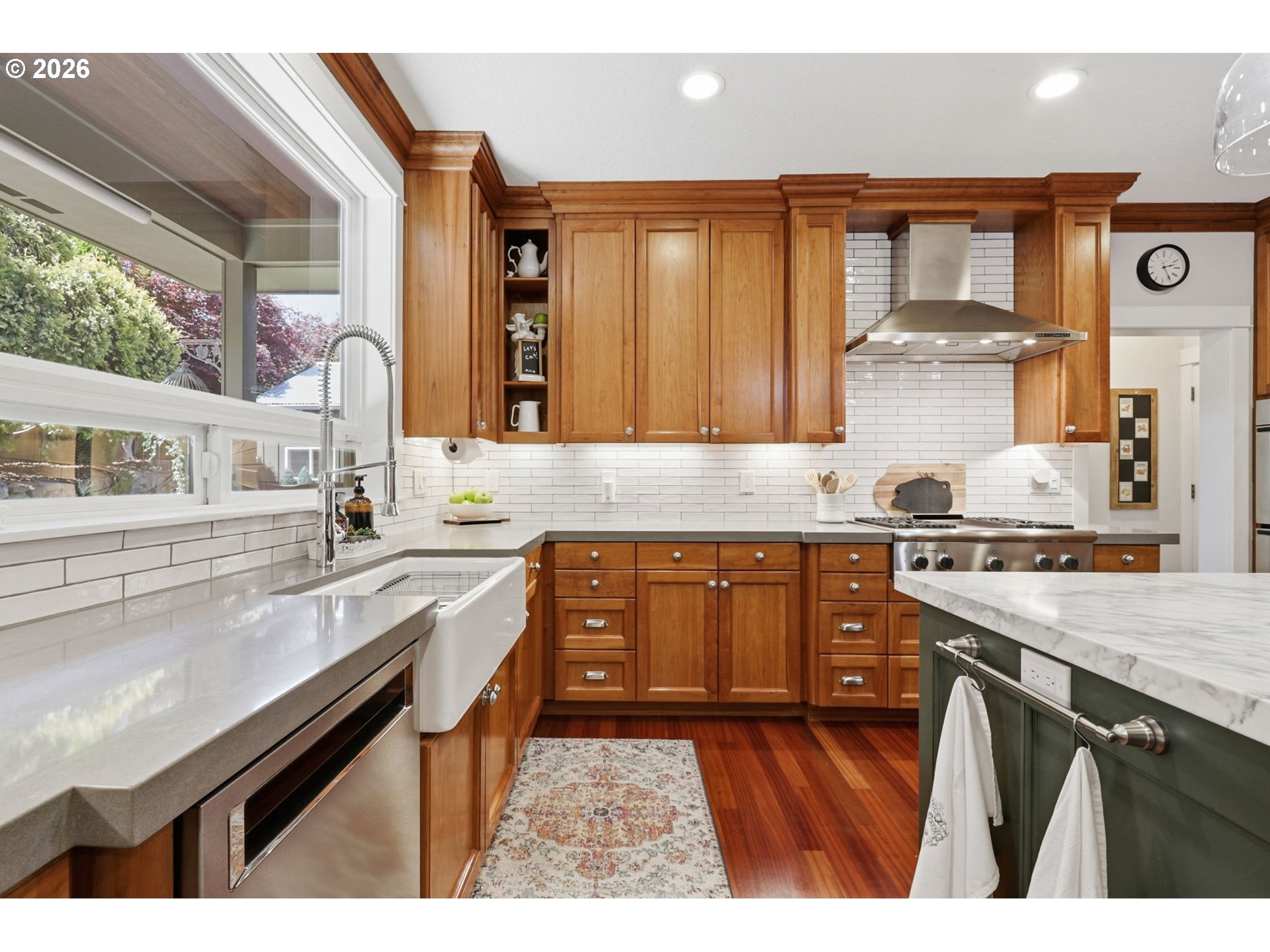property viewer photo 10