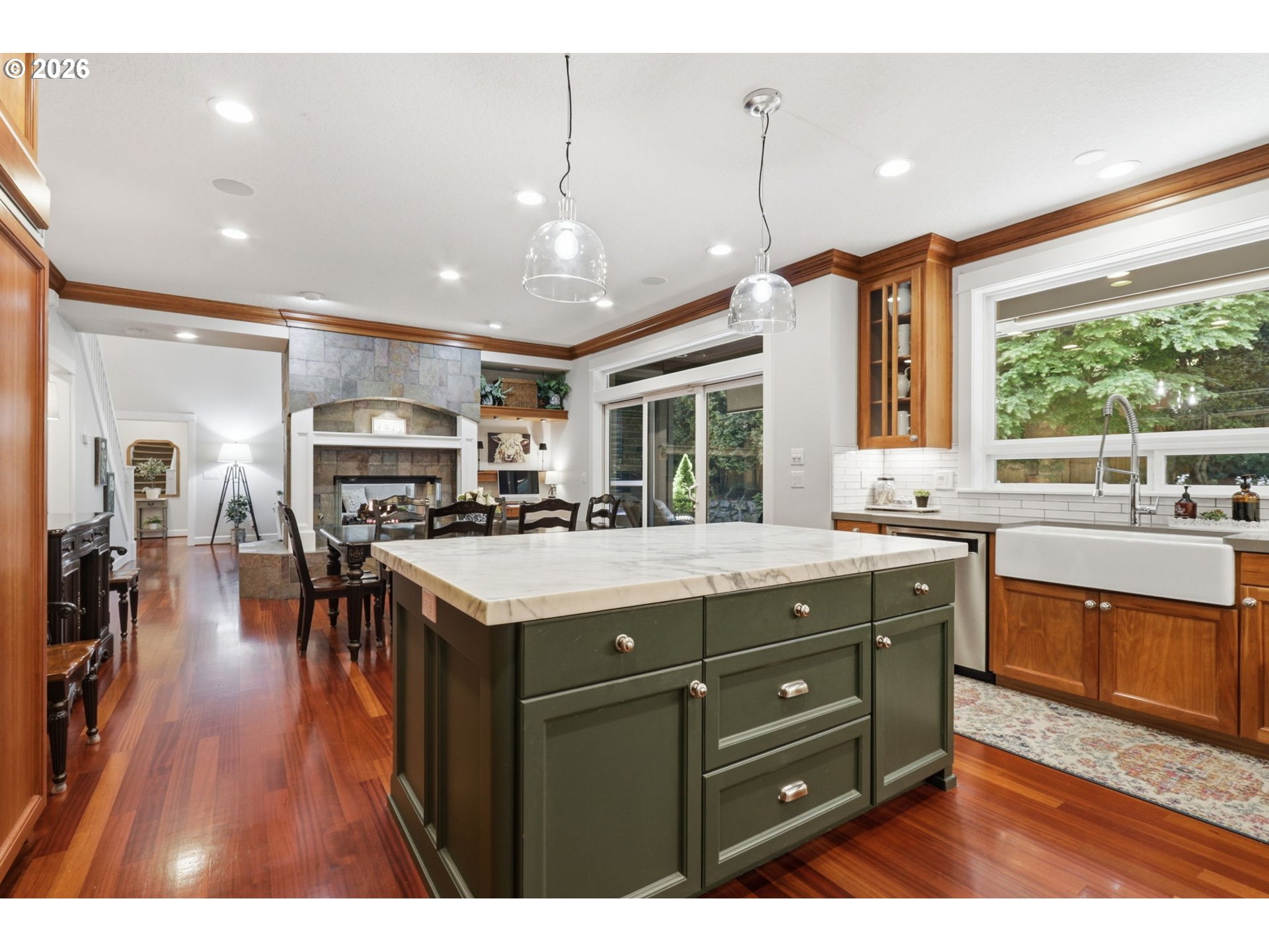 property viewer photo 13