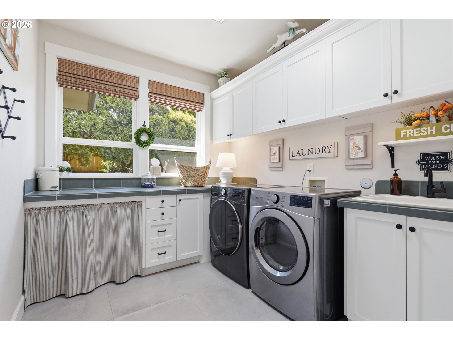 property viewer photo 14