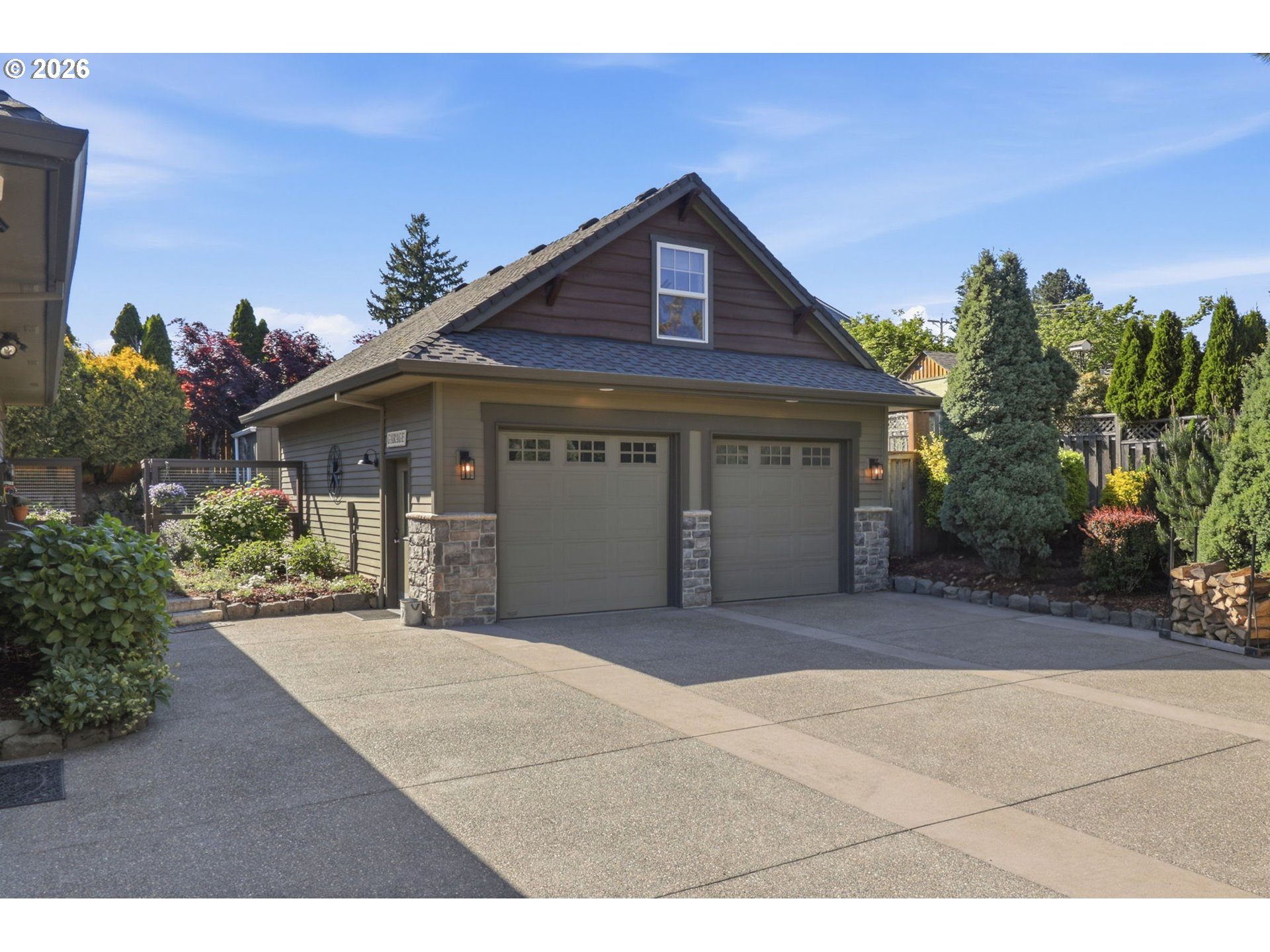 property viewer photo 2