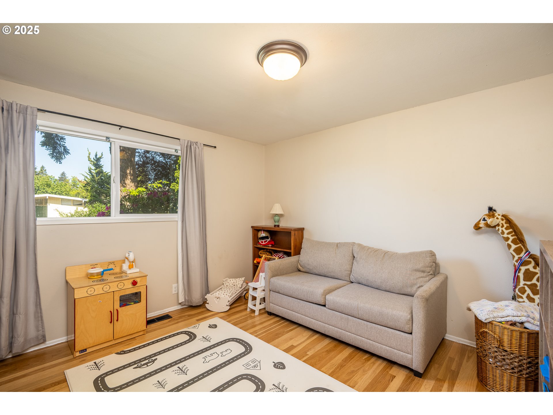 property viewer photo 10