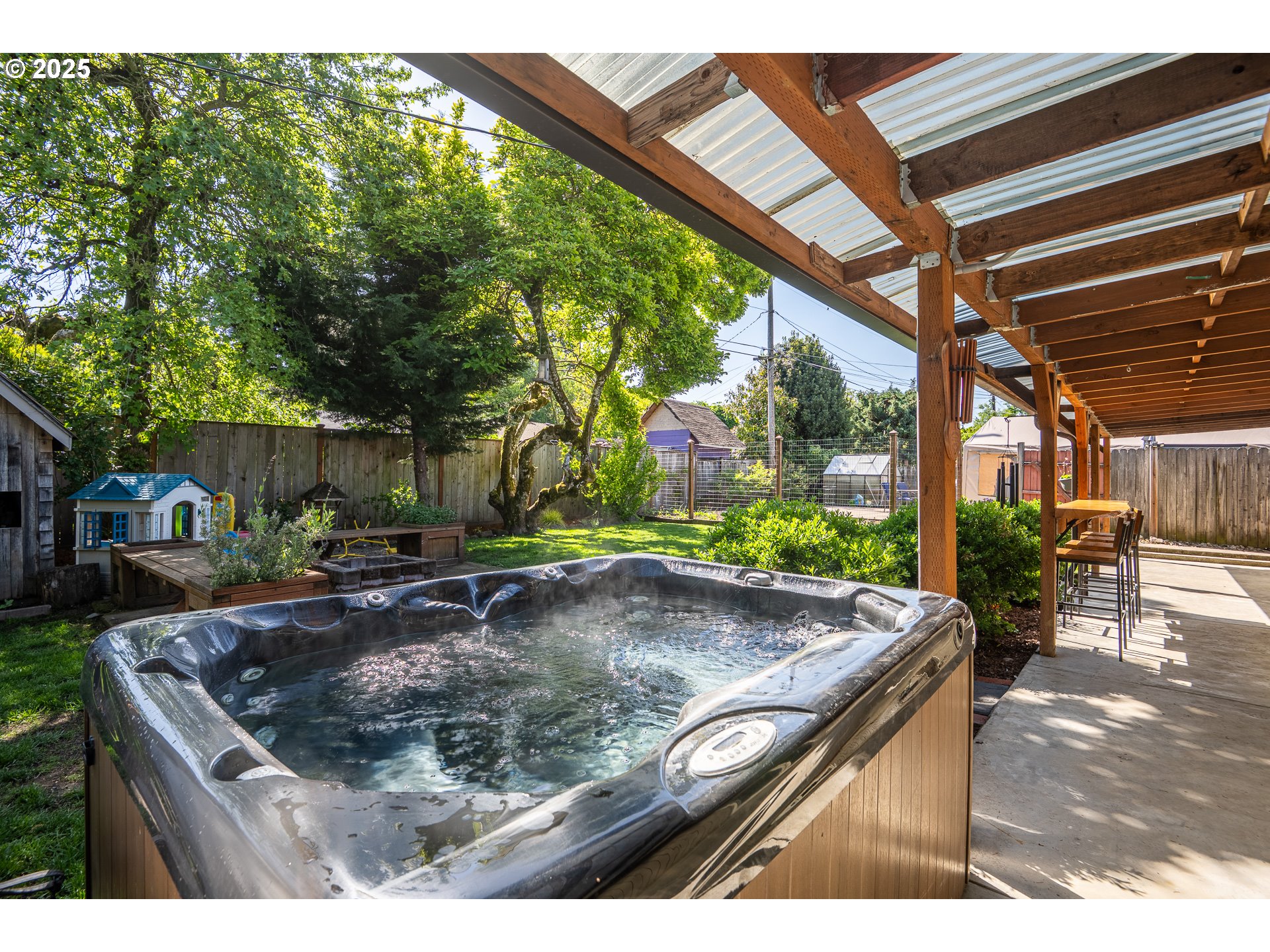 property viewer photo 13