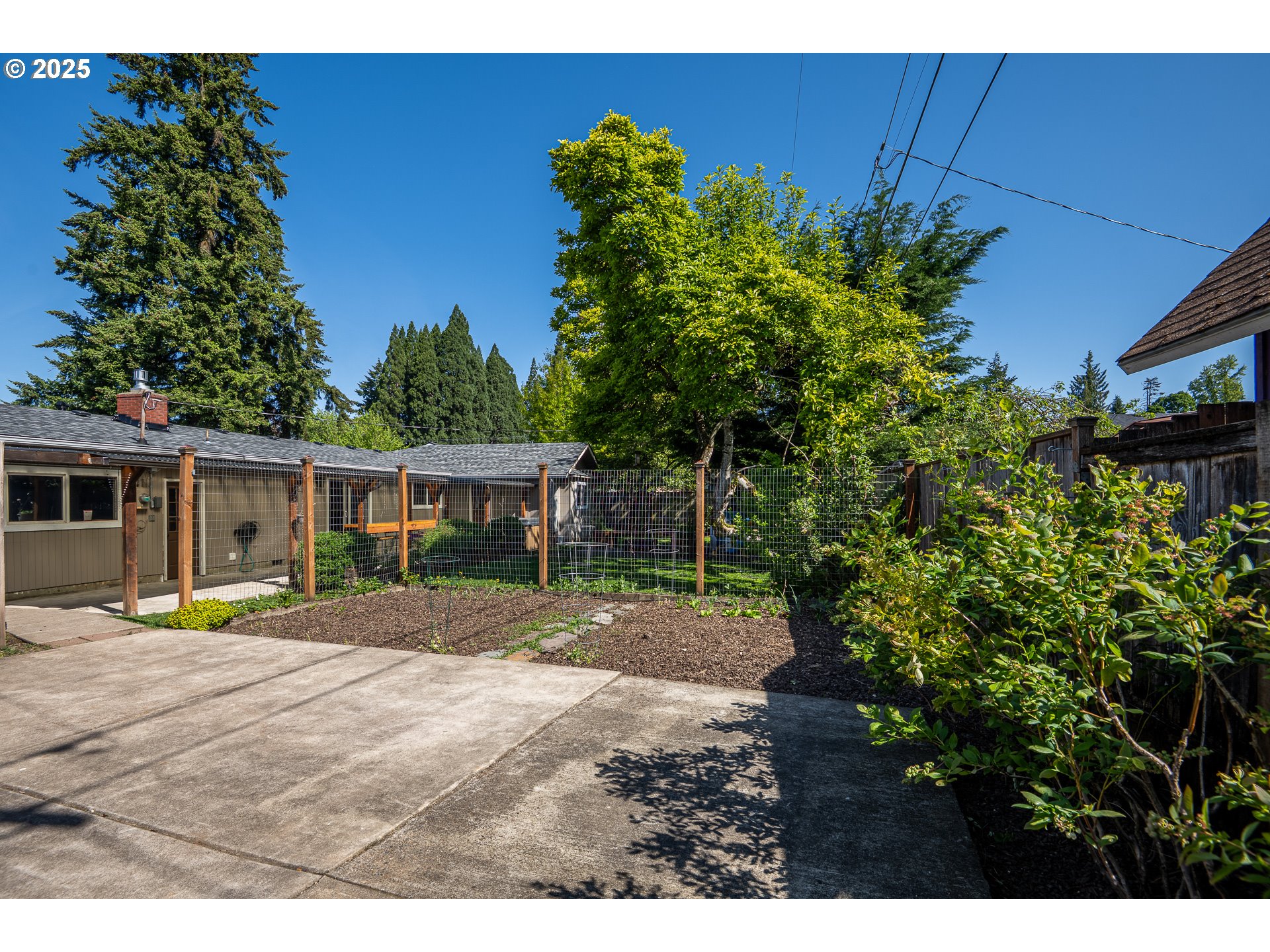 property viewer photo 15