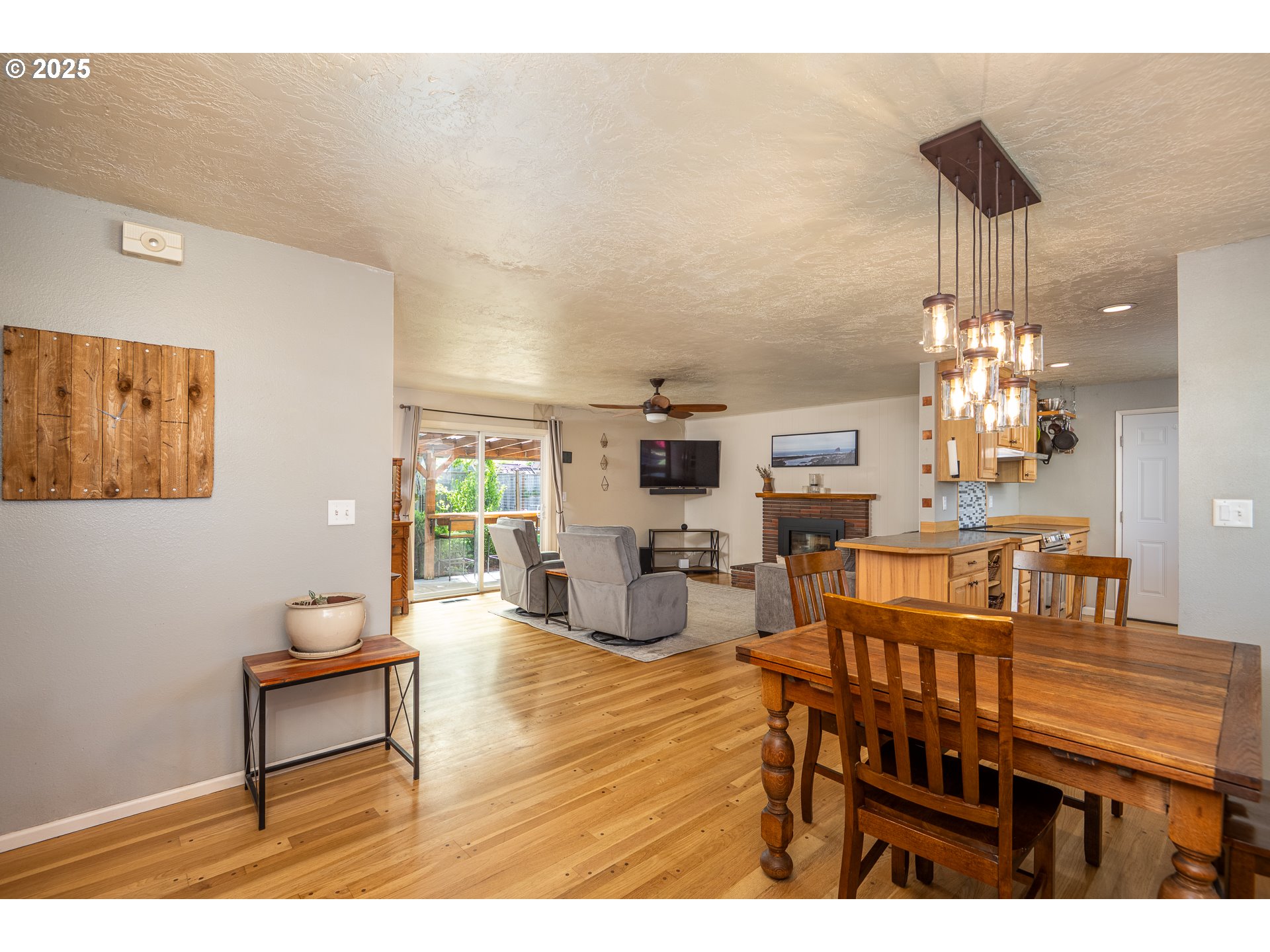 property viewer photo 3
