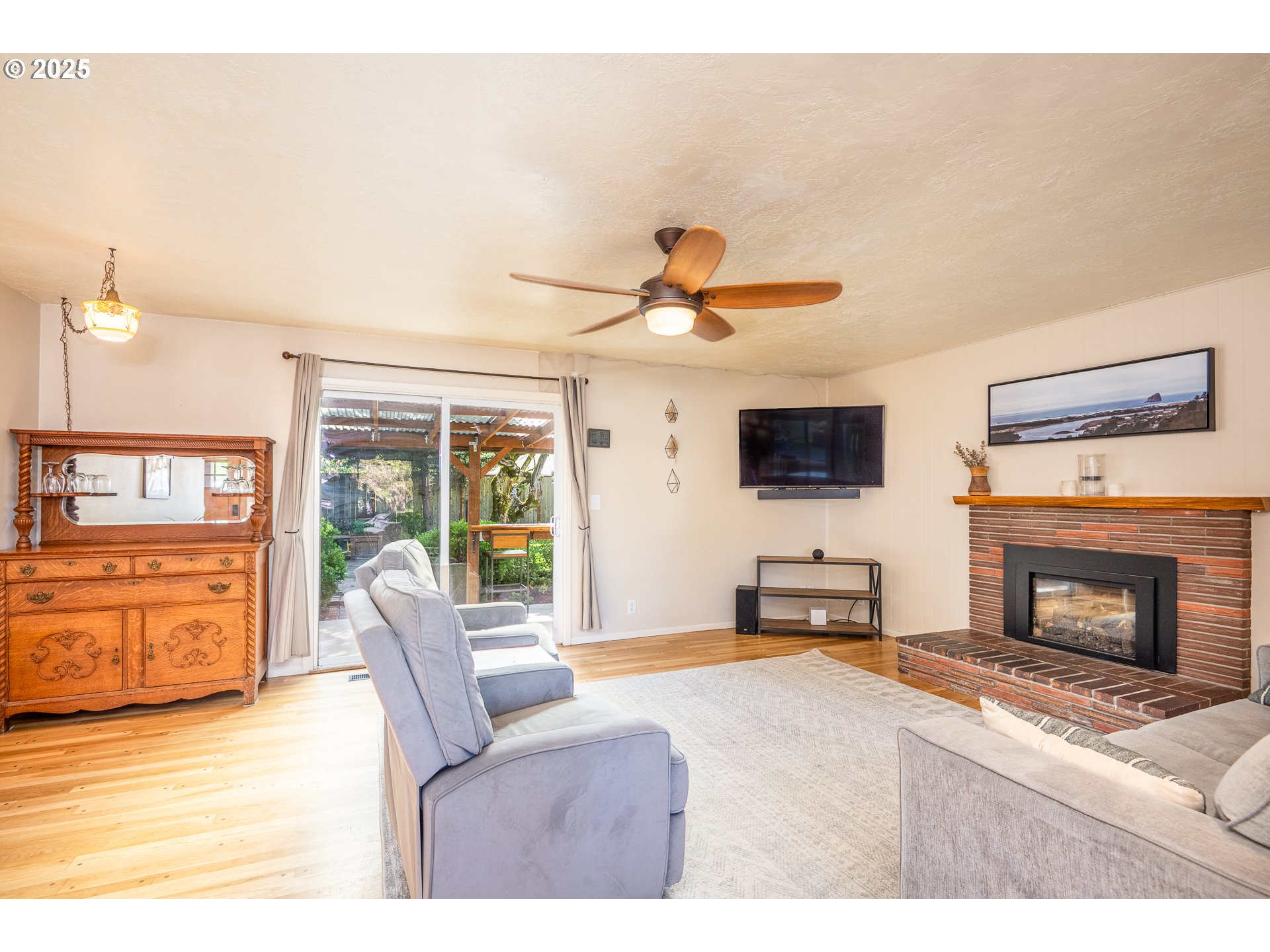 property viewer photo 5