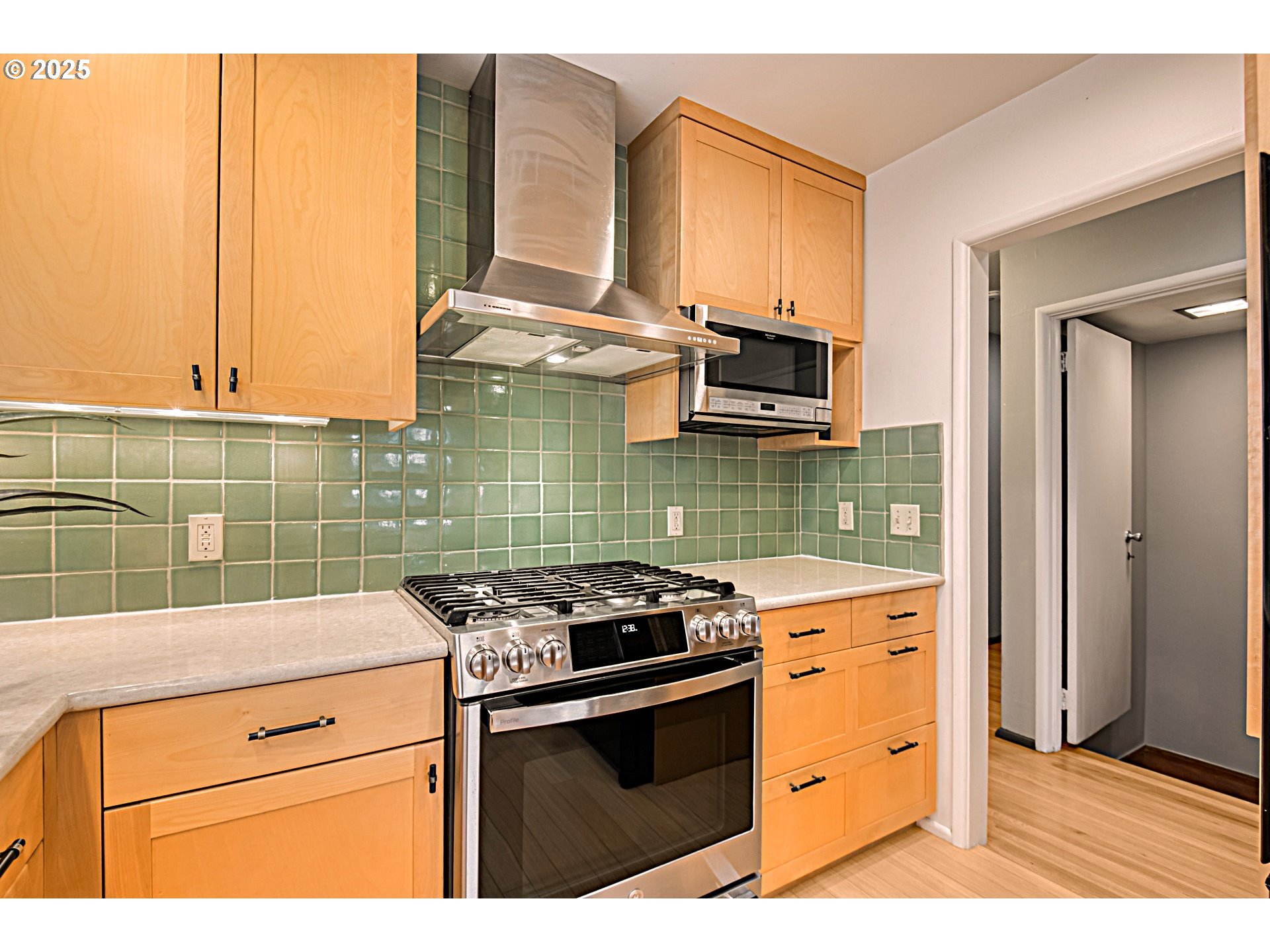 property viewer photo 13