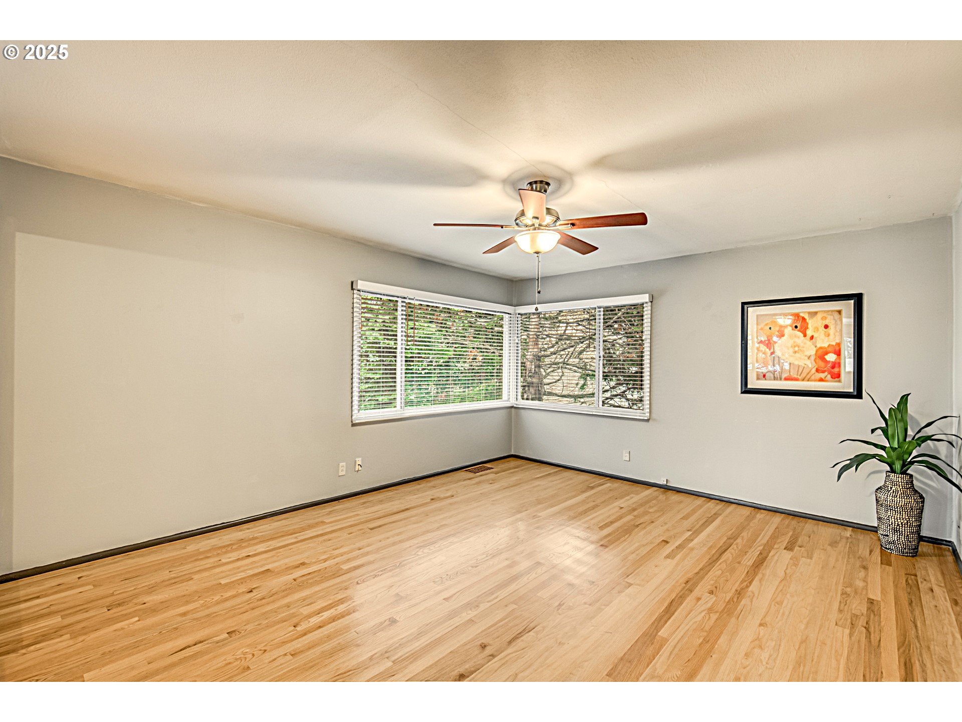 property viewer photo 15