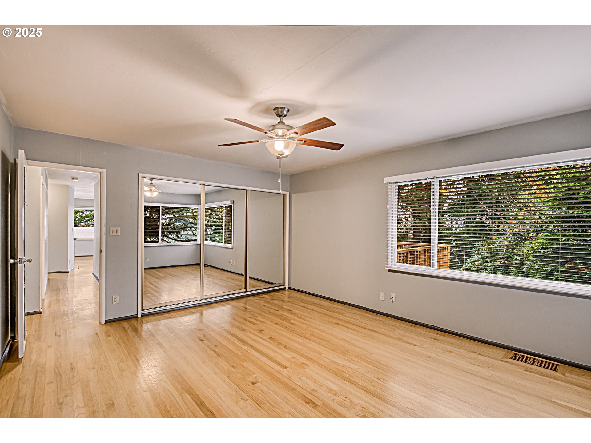 property viewer photo 16