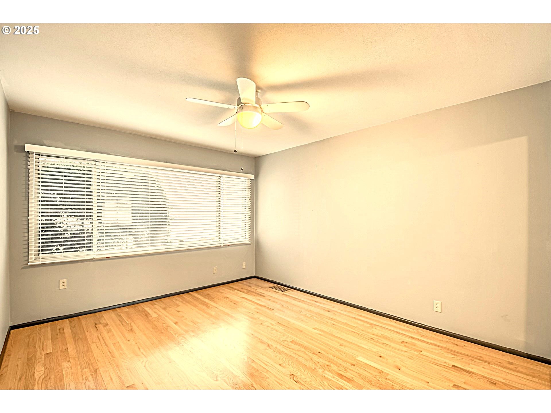 property viewer photo 19