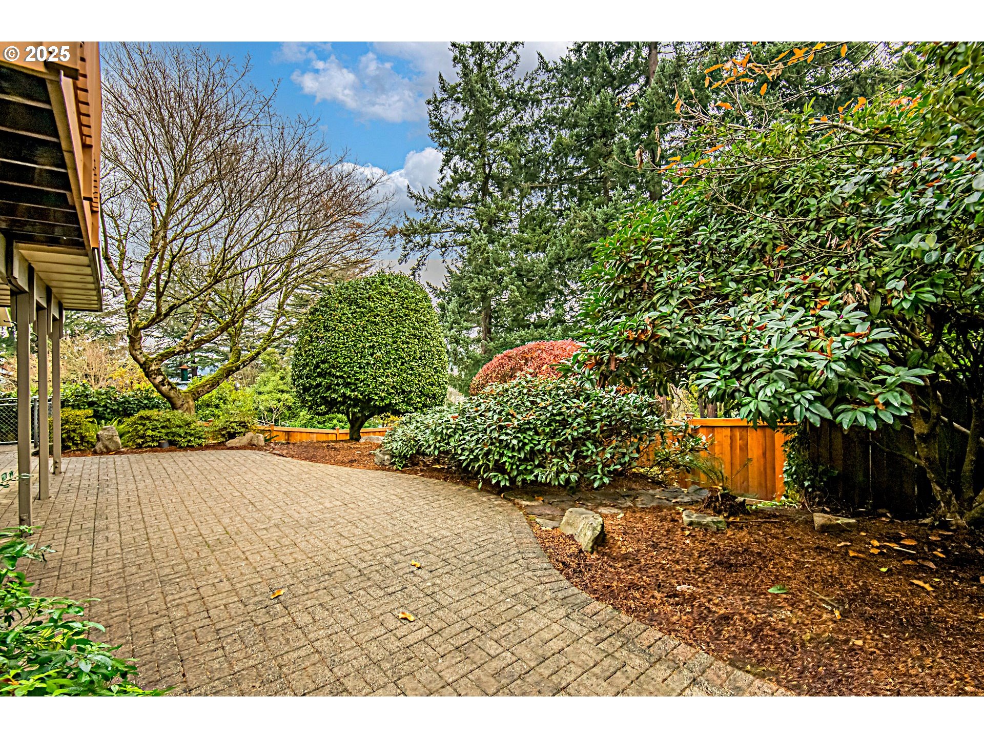 property viewer photo 35