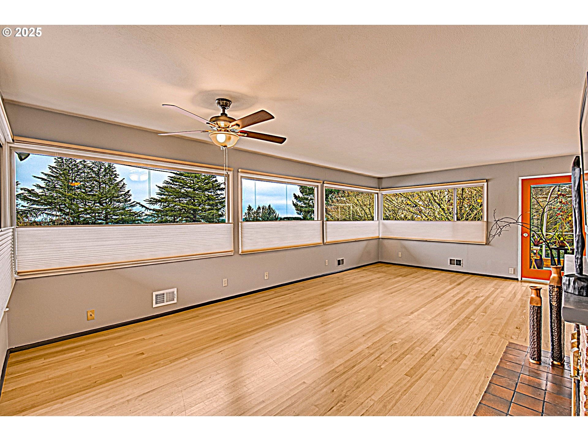 property viewer photo 5
