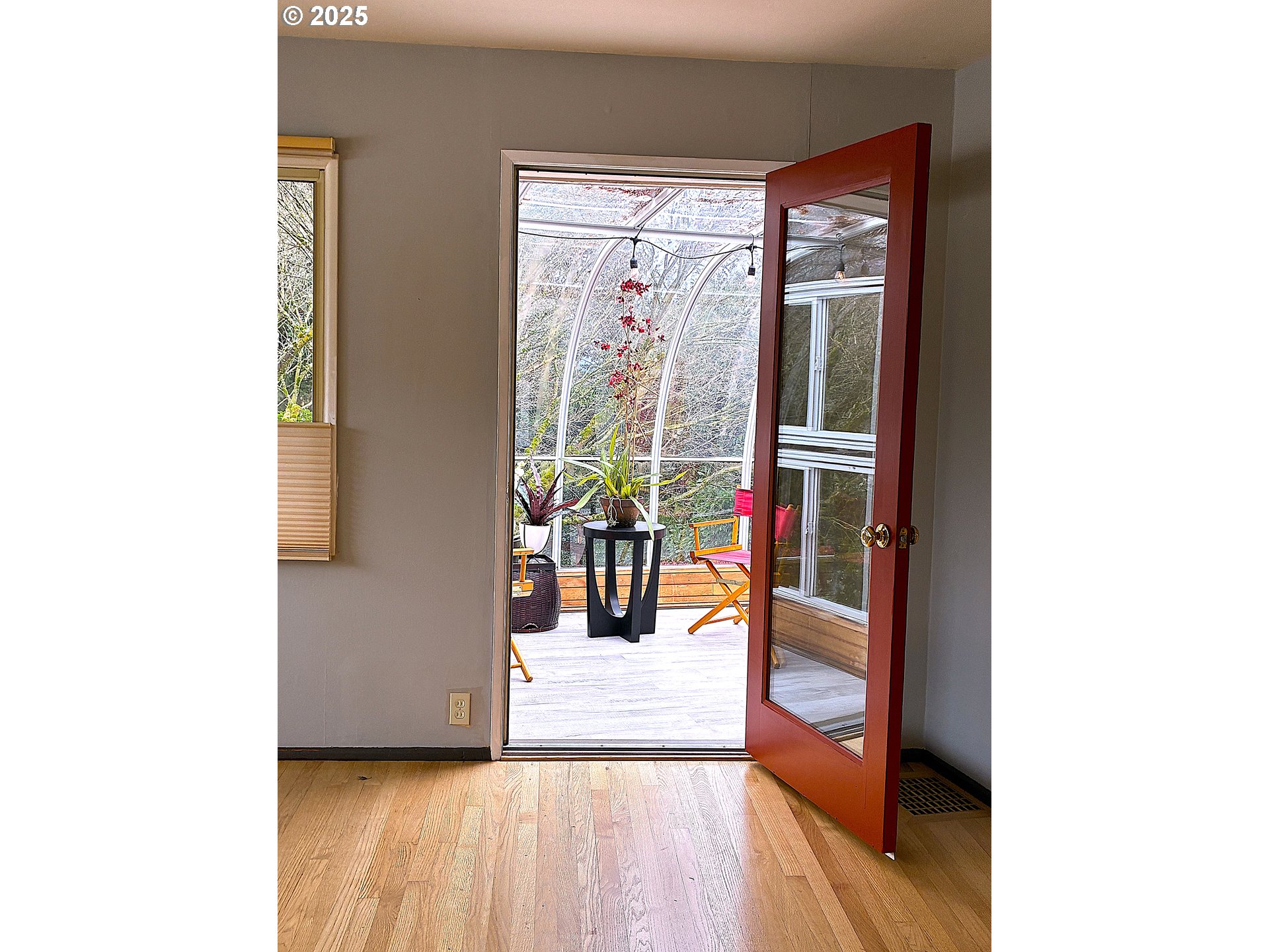 property viewer photo 9
