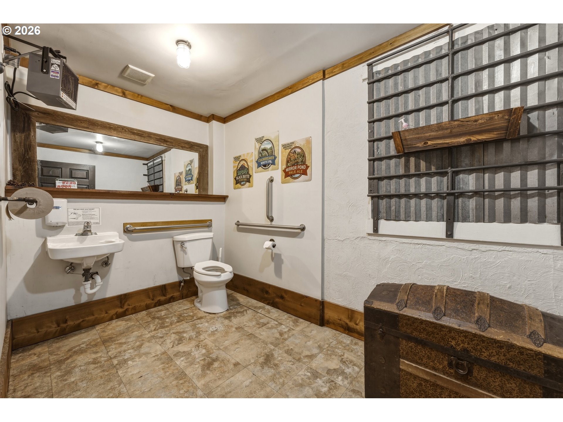 main property photo 16