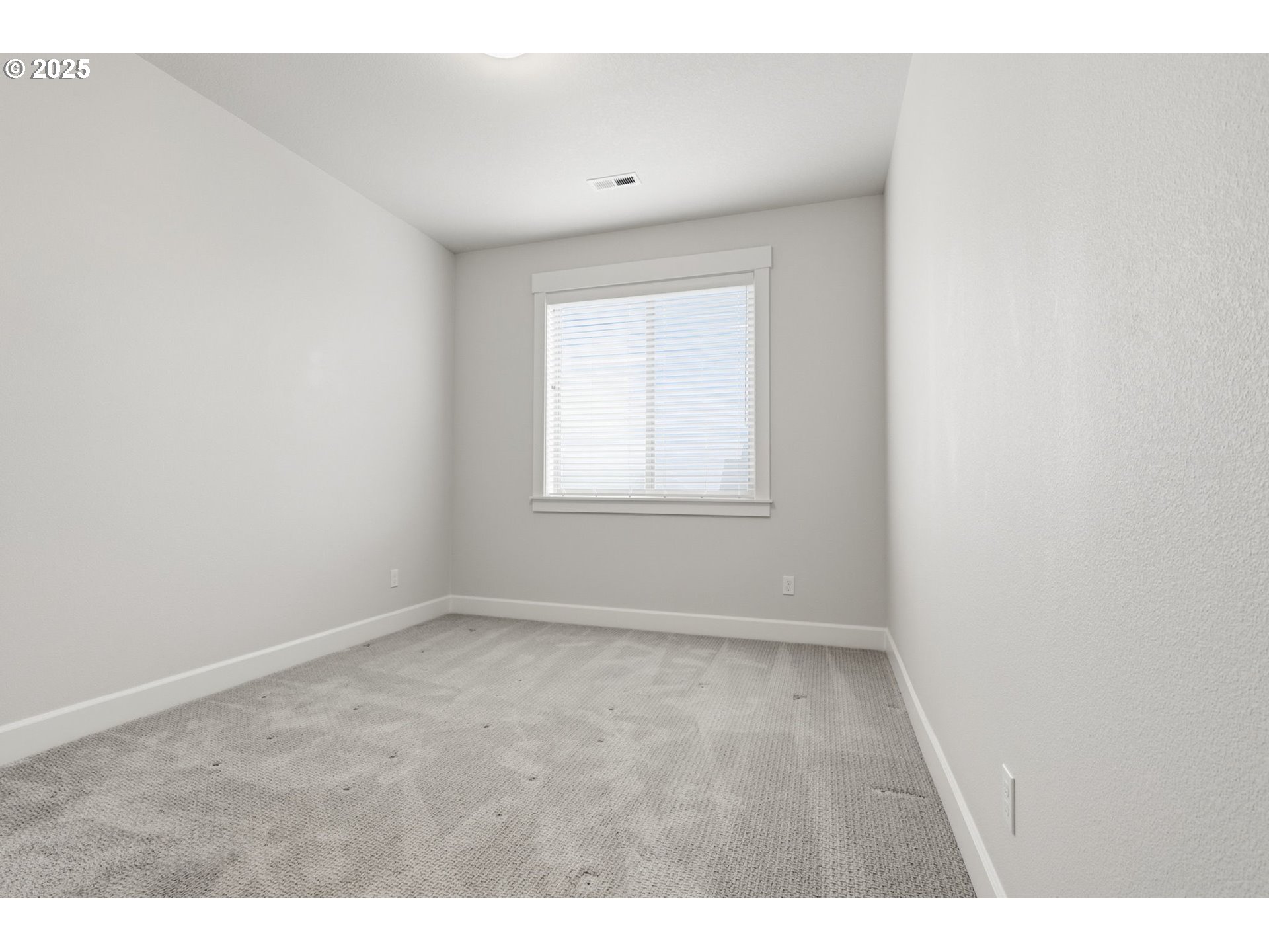 property viewer photo 18