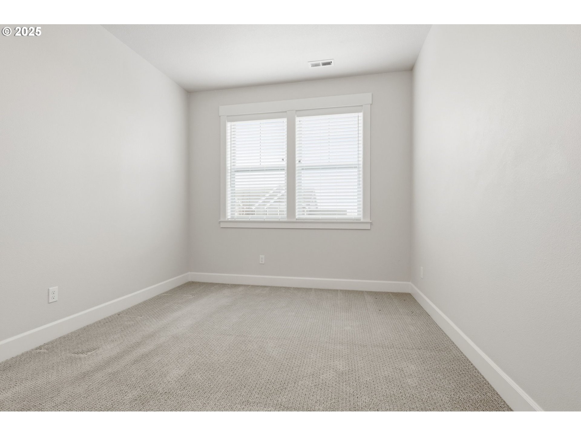 property viewer photo 20