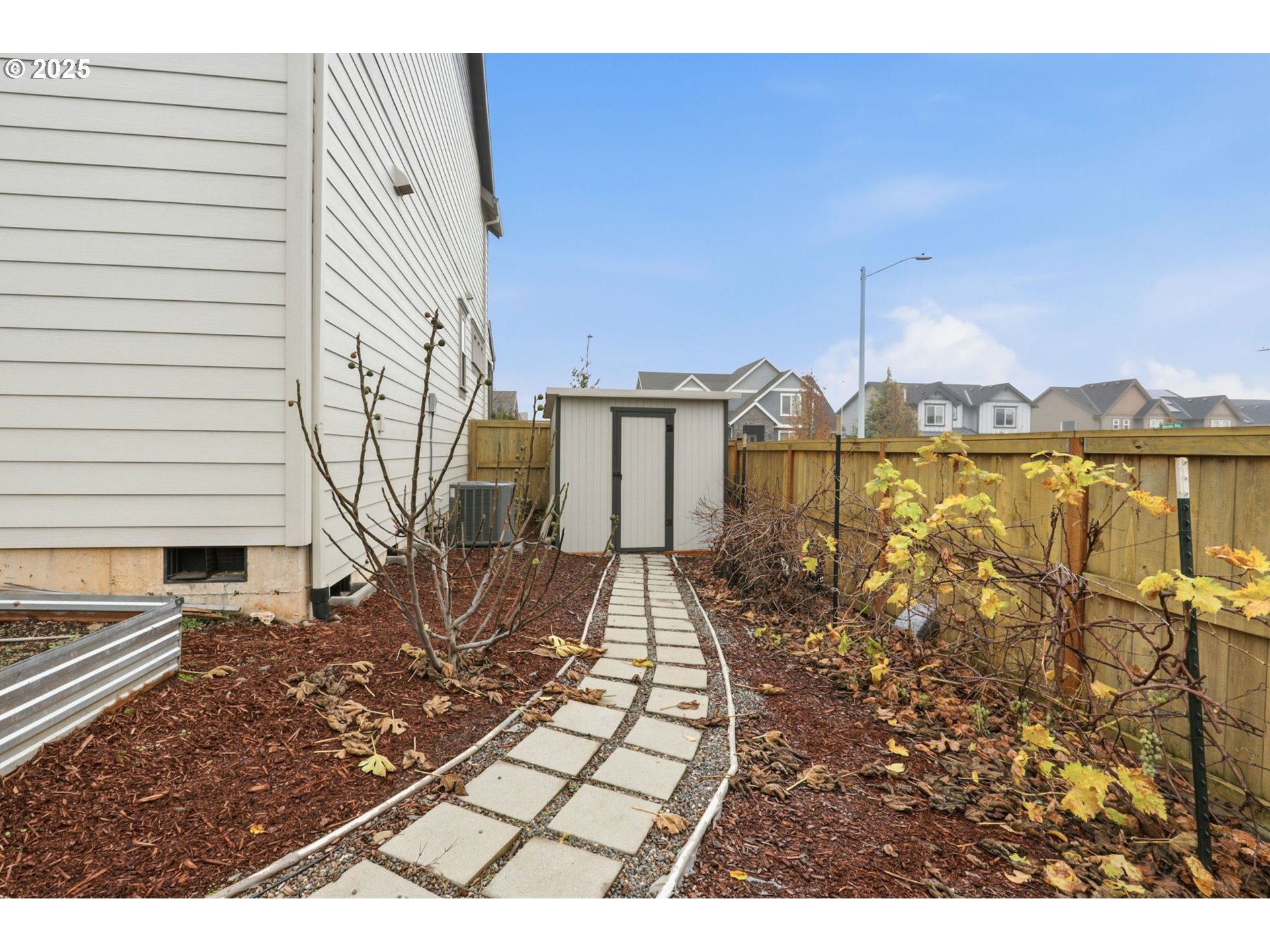 property viewer photo 24