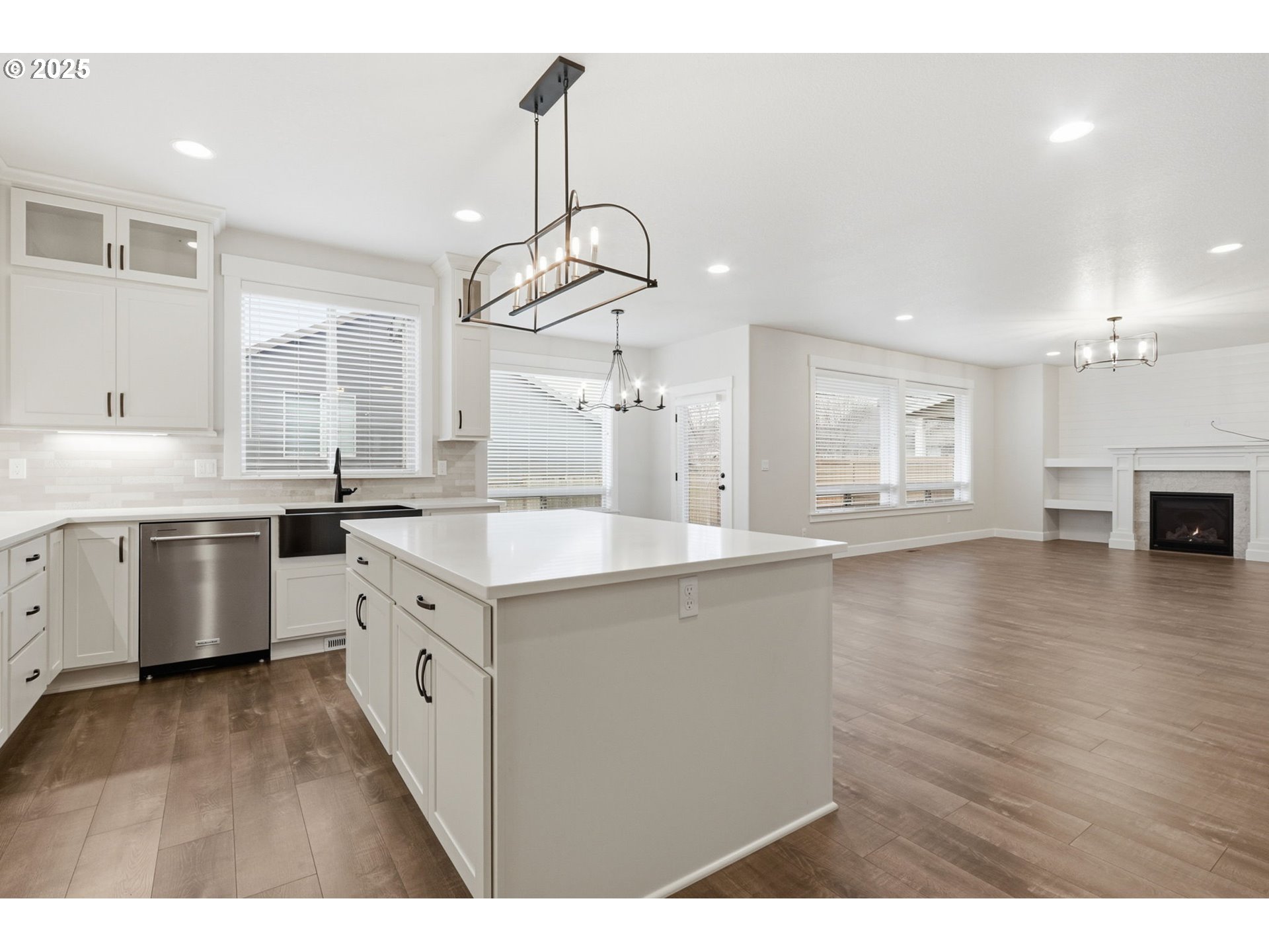 property viewer photo 6