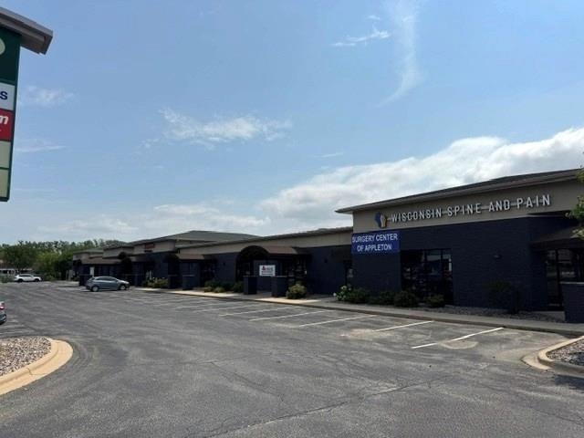 1600 N Casaloma Dr, Appleton, WI 54913