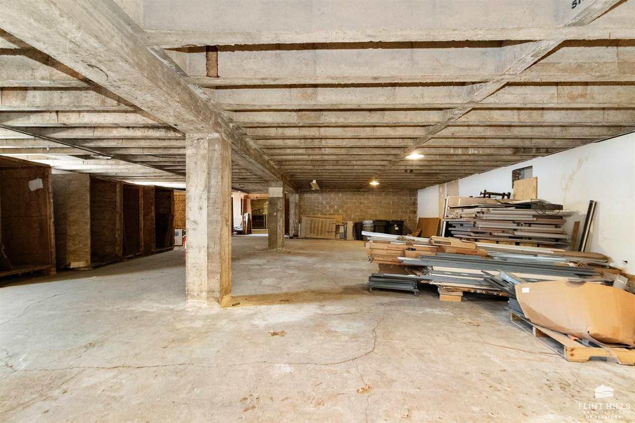 main property photo 37
