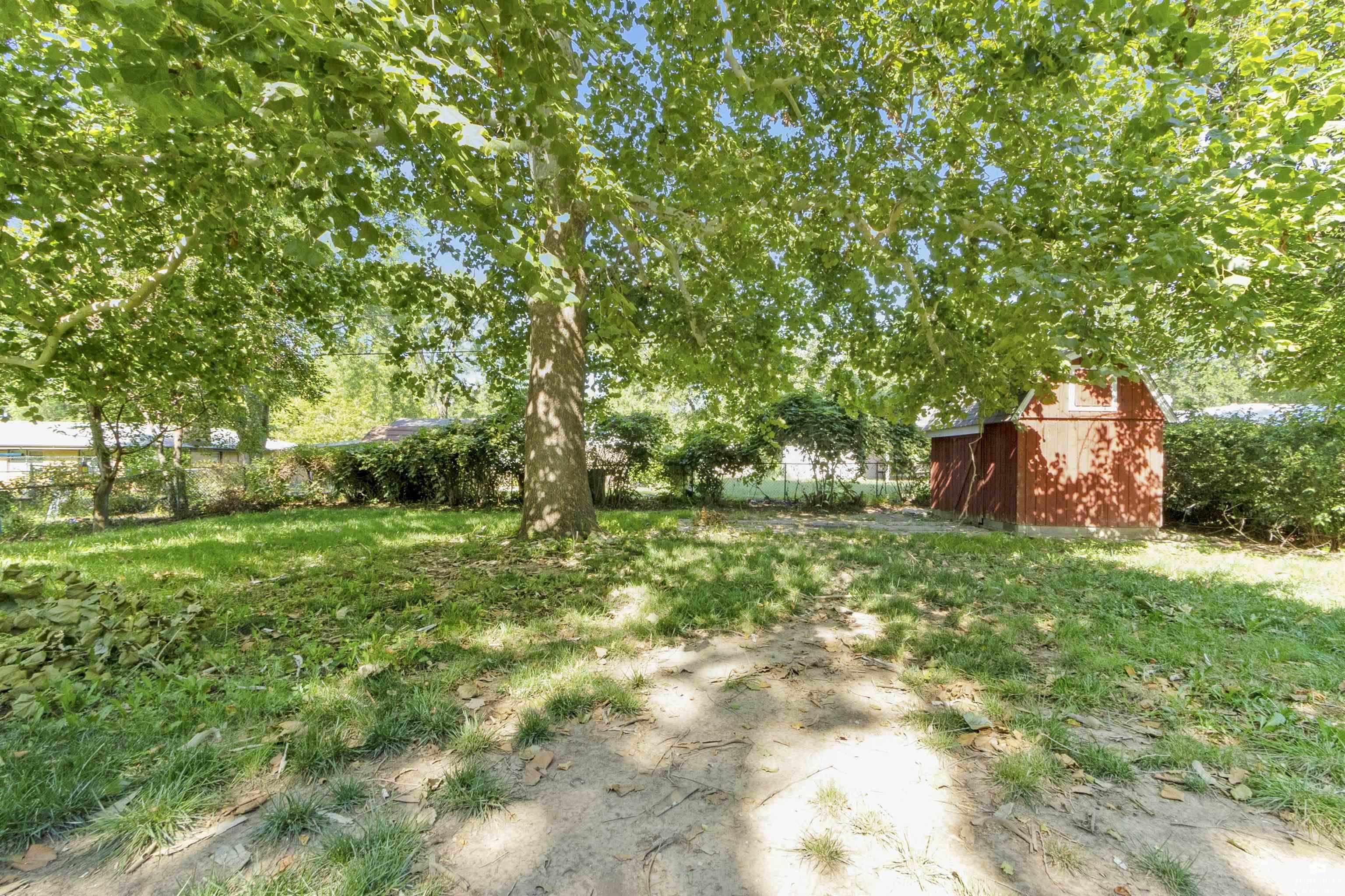 main property photo 33