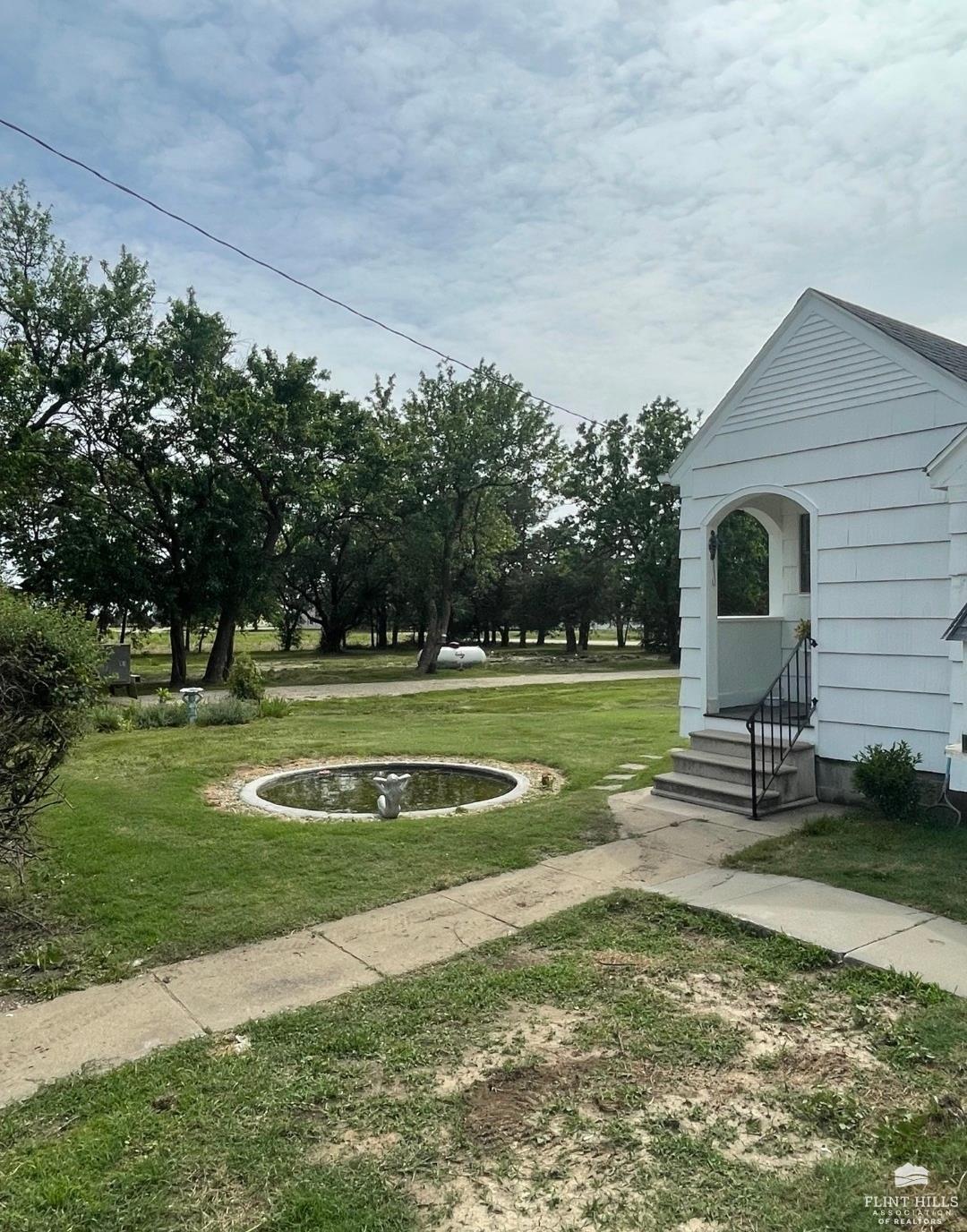 main property photo 33