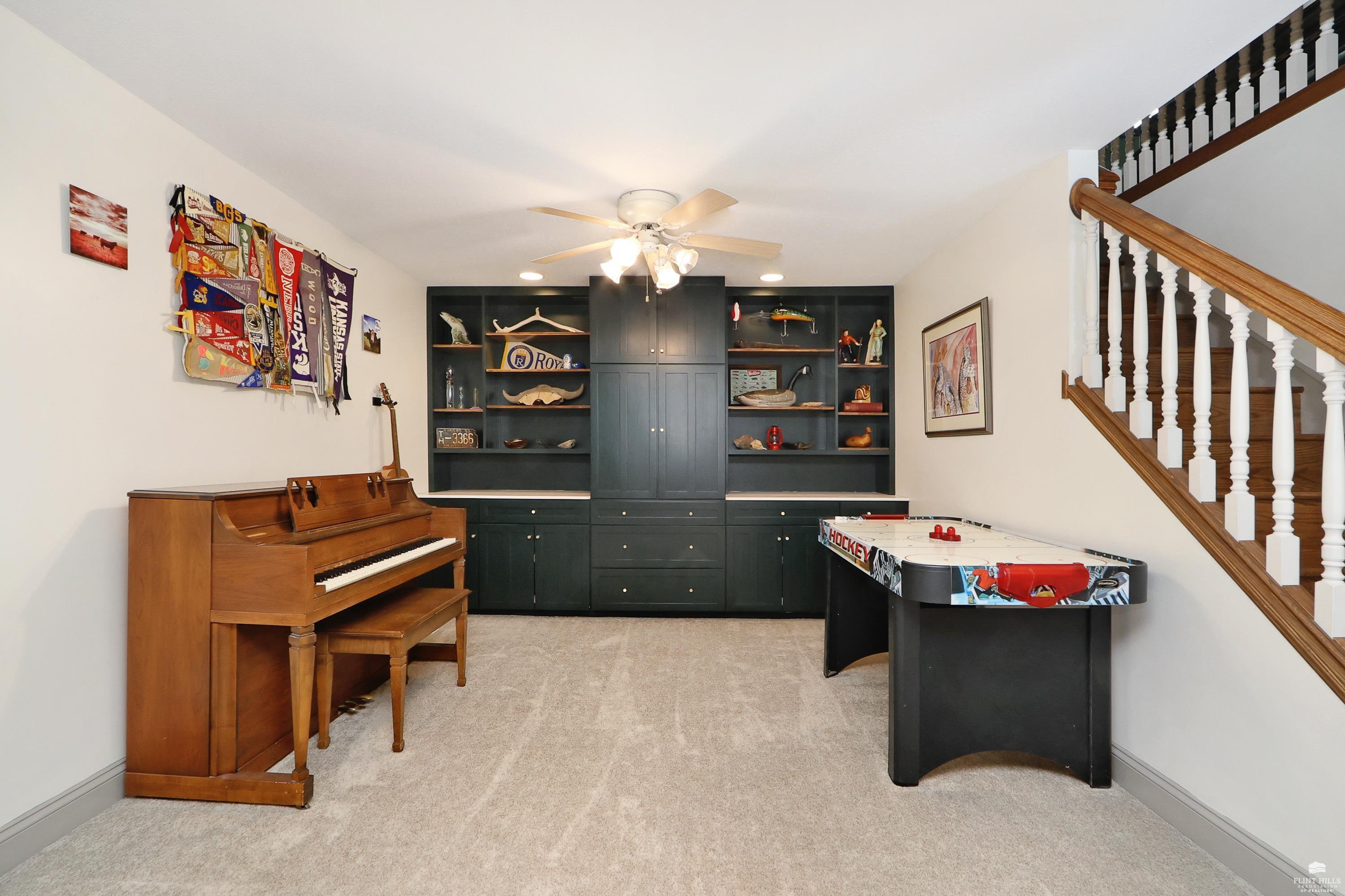 main property photo 50