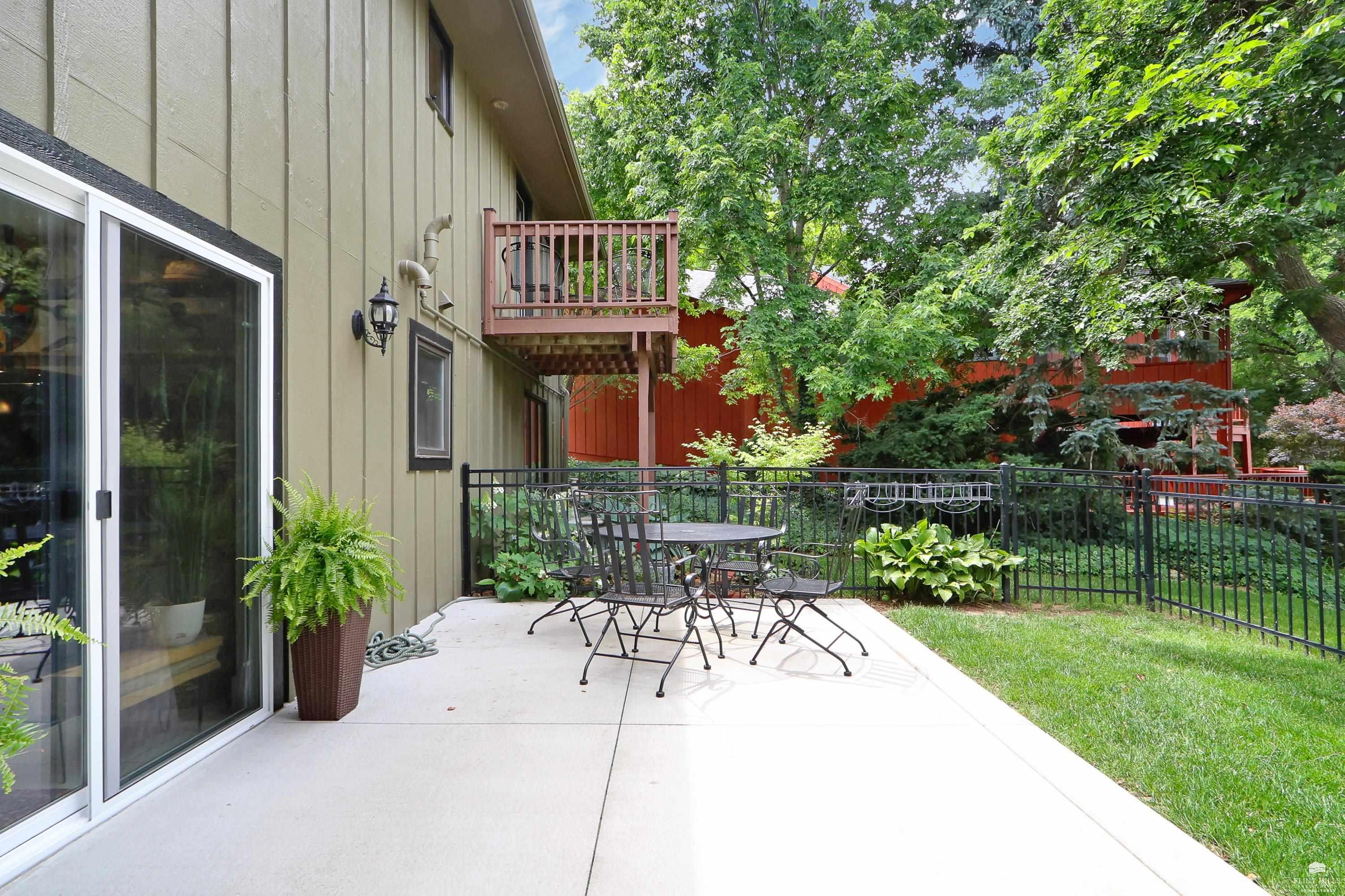 main property photo 68