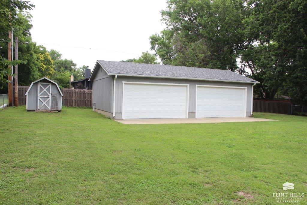 main property photo 11