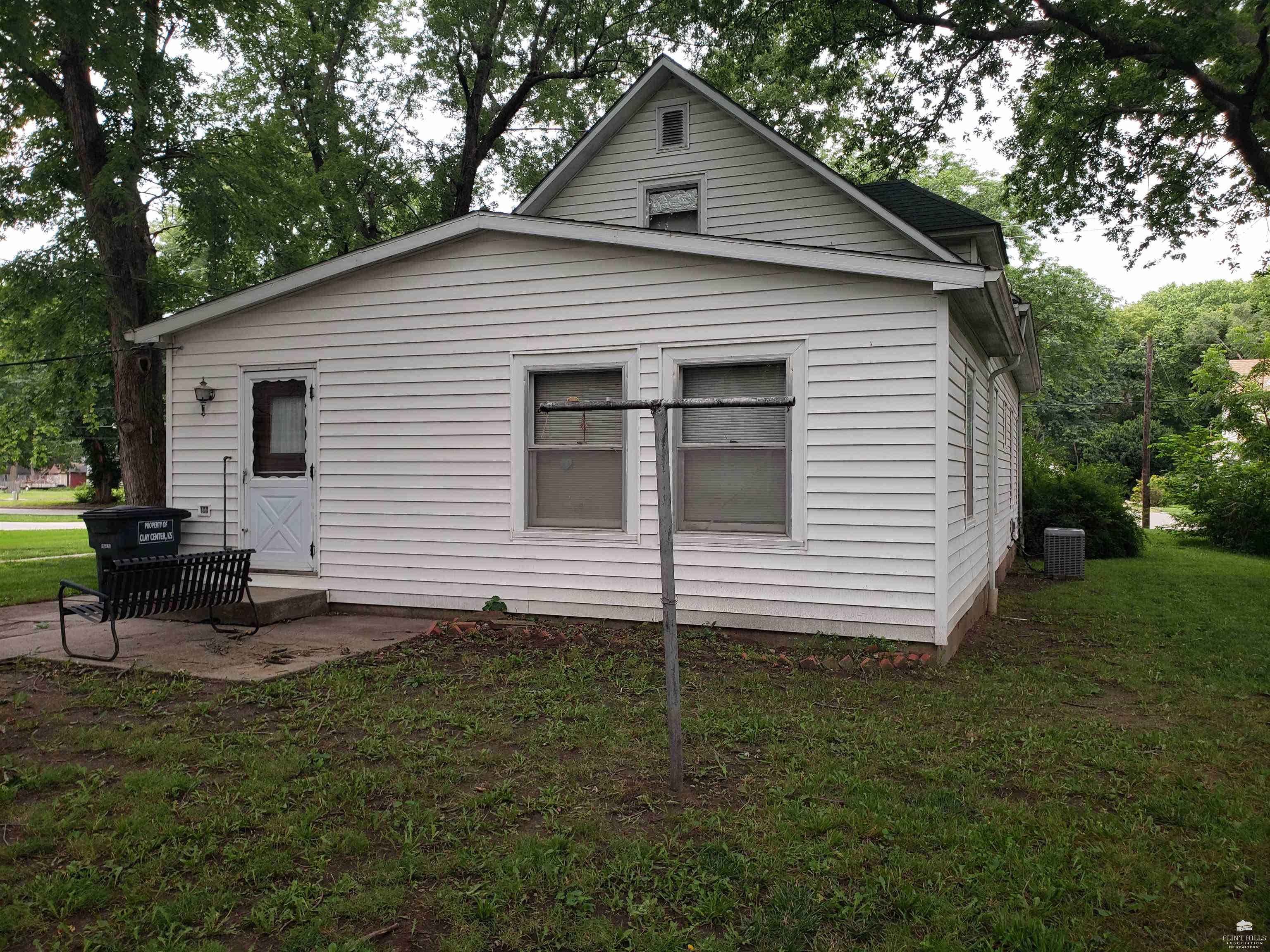 main property photo 32